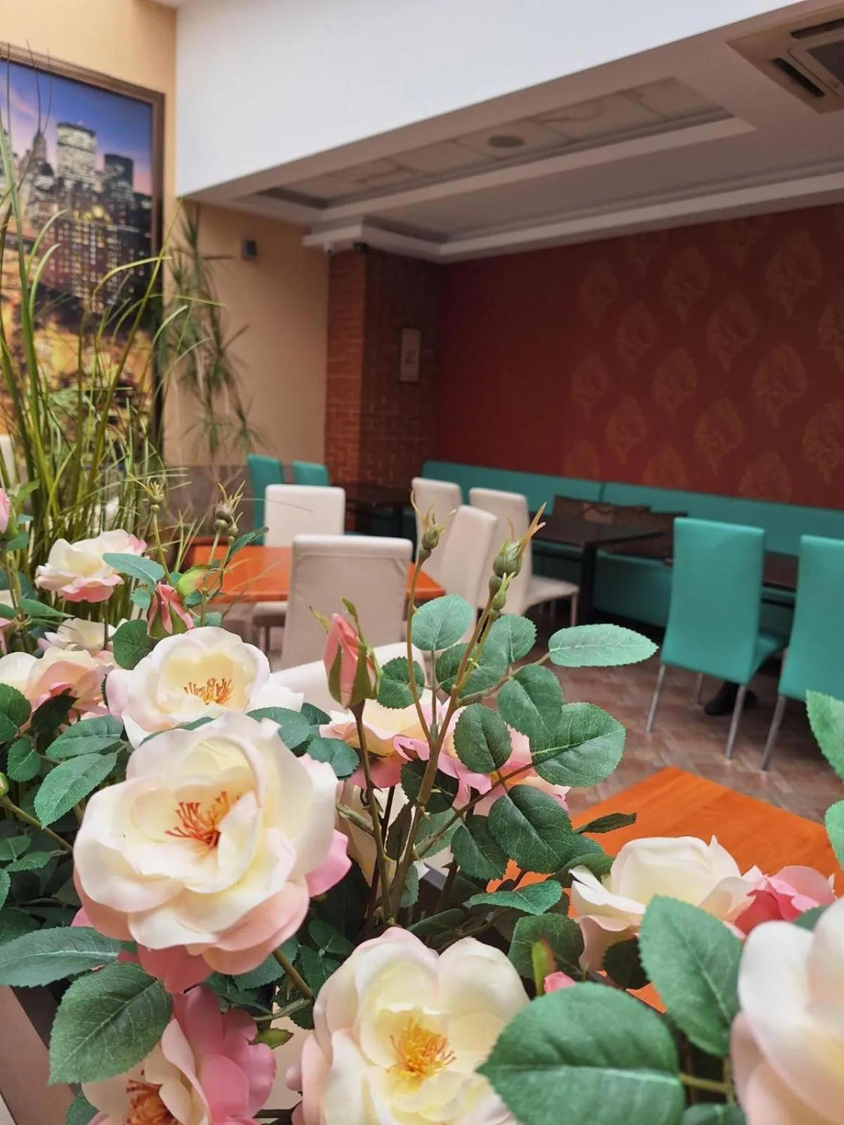 Restaurant/places to eat in Hotel Elica