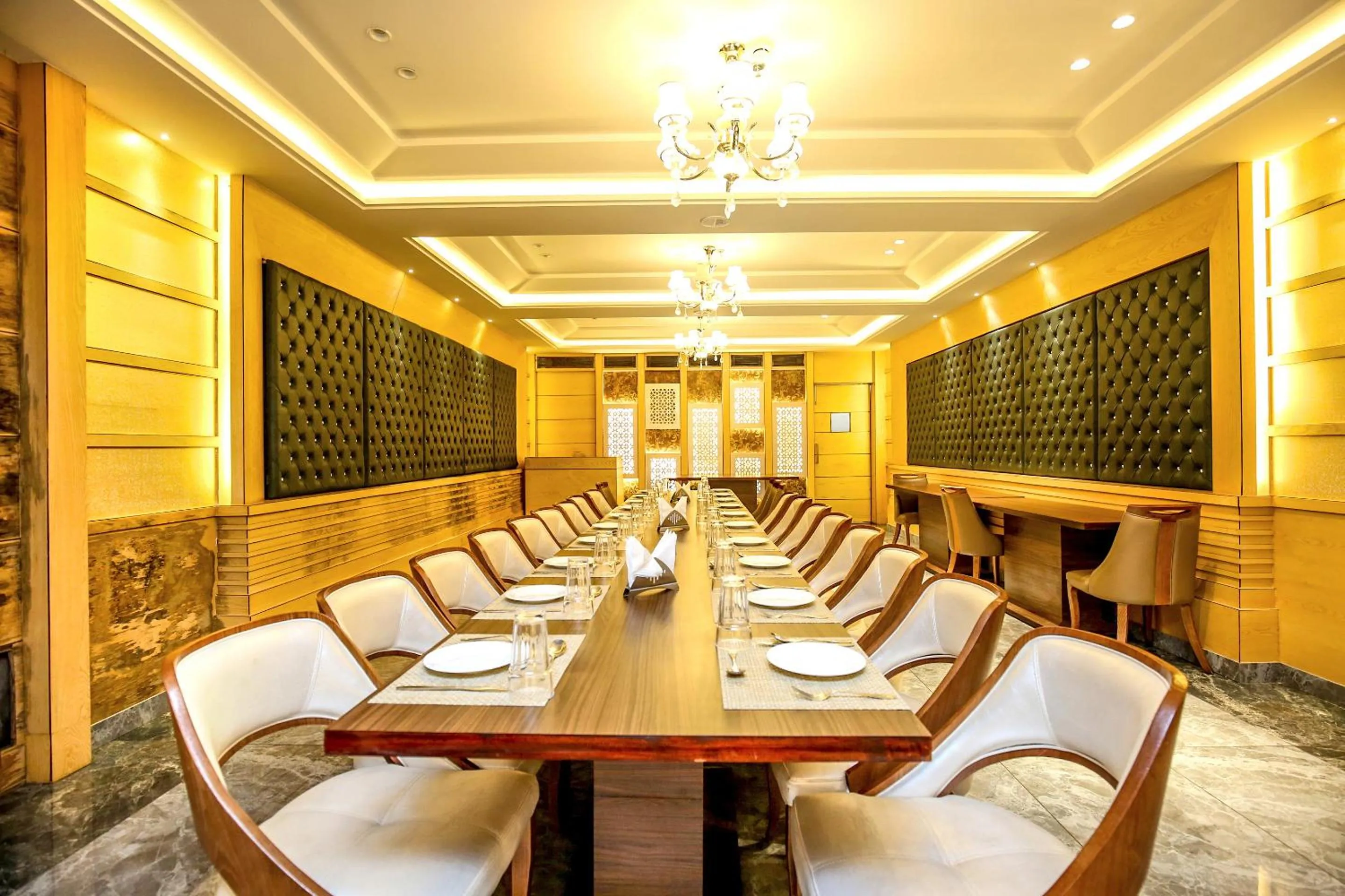 Restaurant/places to eat in Hotel Stella Continental