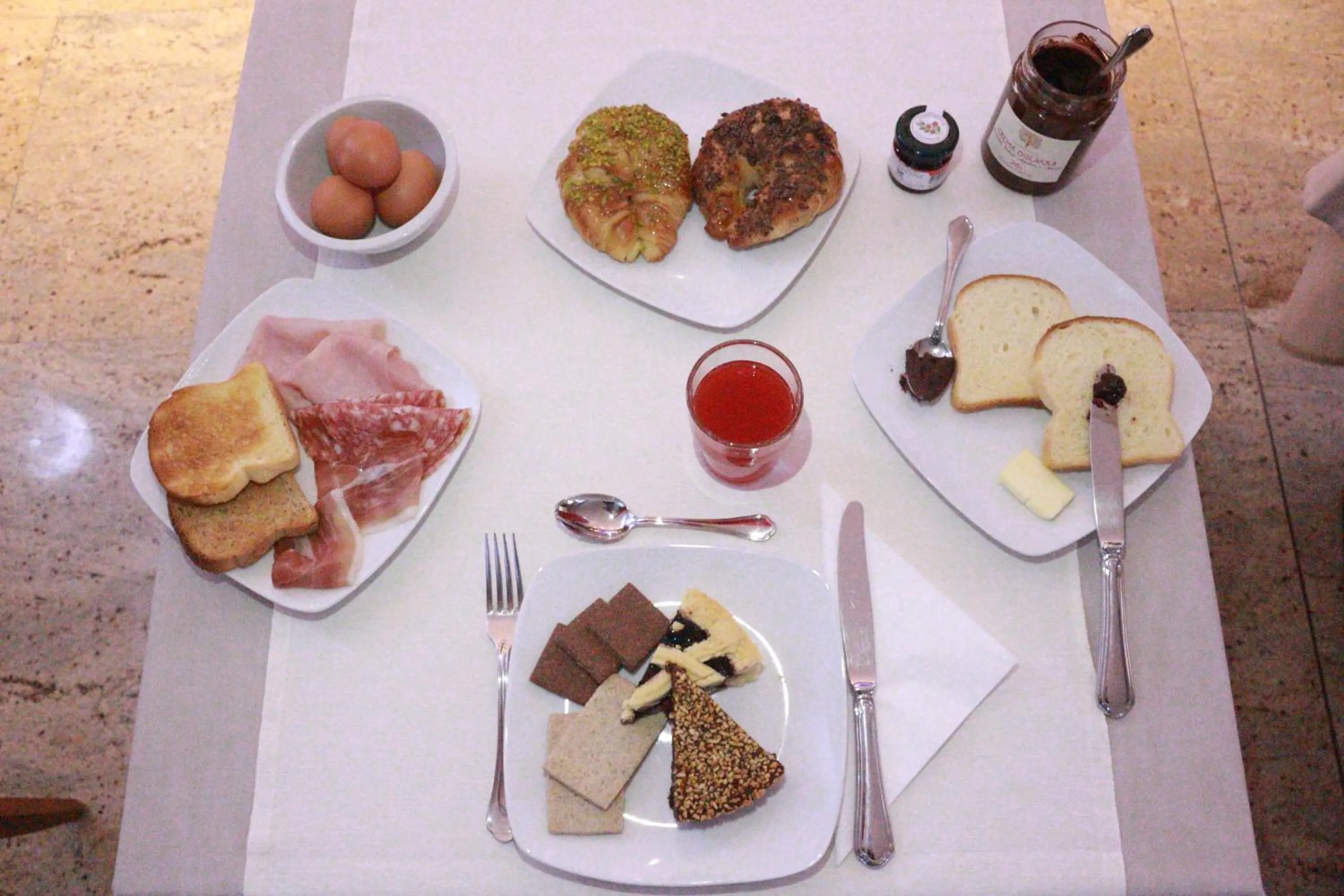 Breakfast in Hotel Garibaldi