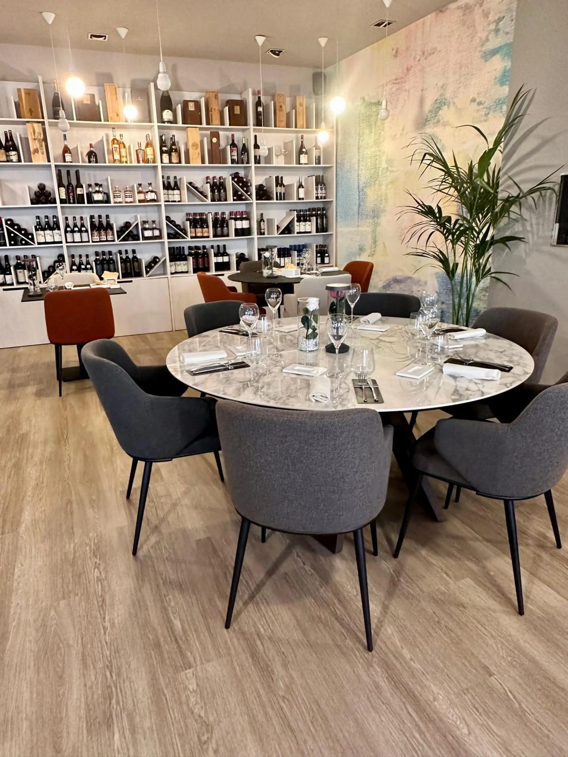 Restaurant/places to eat in Hotel Garibaldi