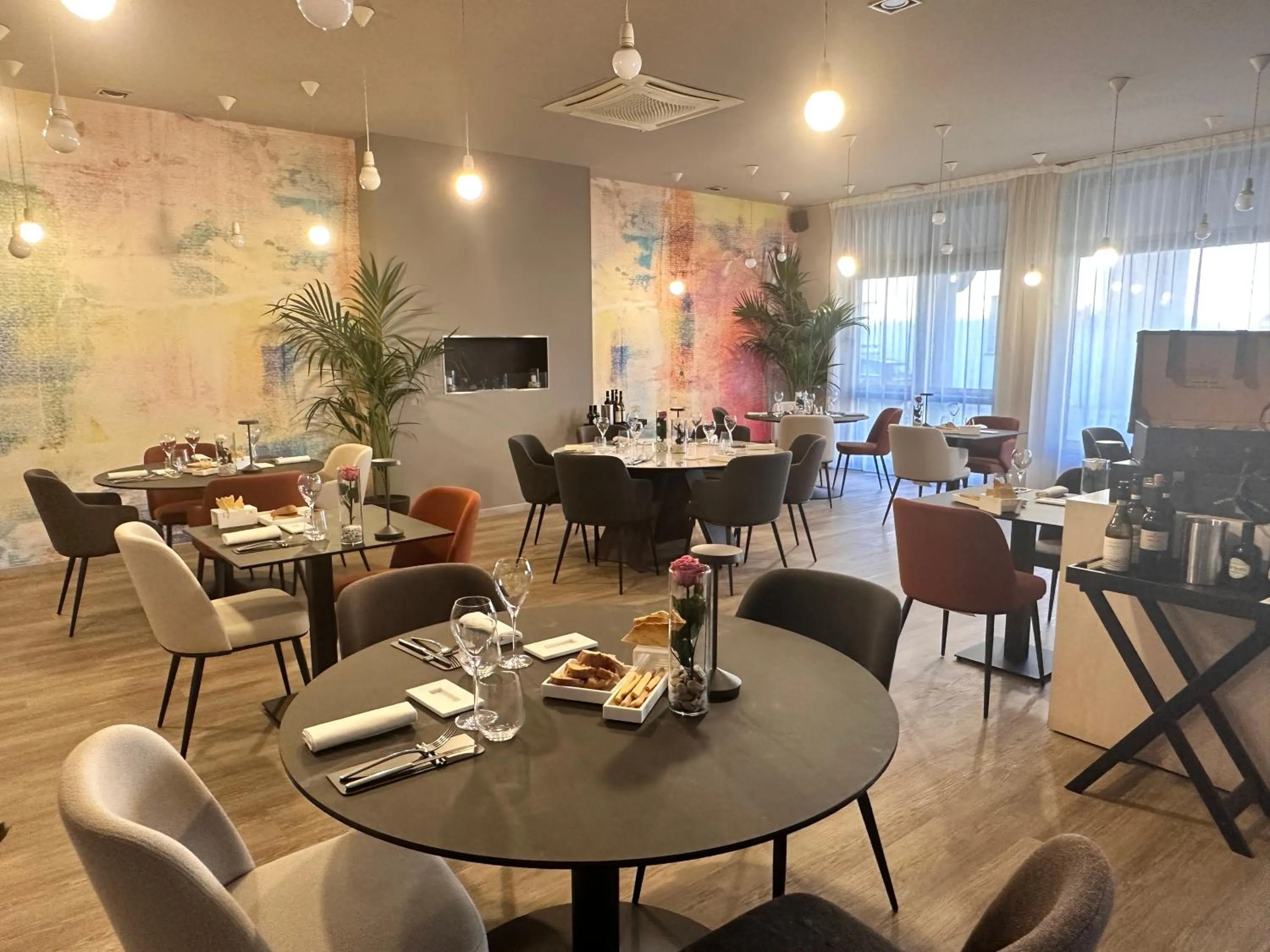 Restaurant/places to eat in Hotel Garibaldi