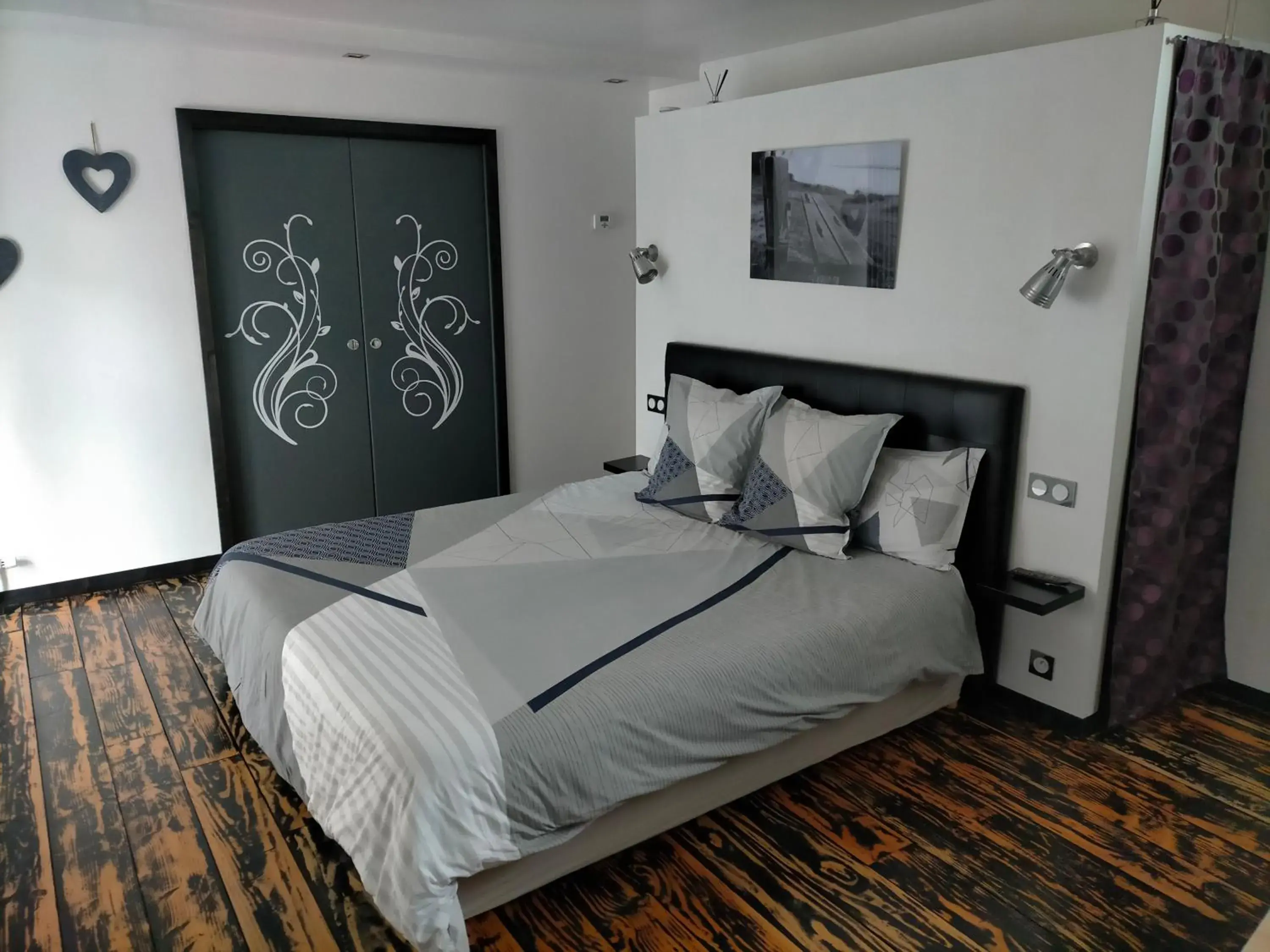Double Room with Private Bathroom in Cléome Double Room with Private Bathroom in Cléome
