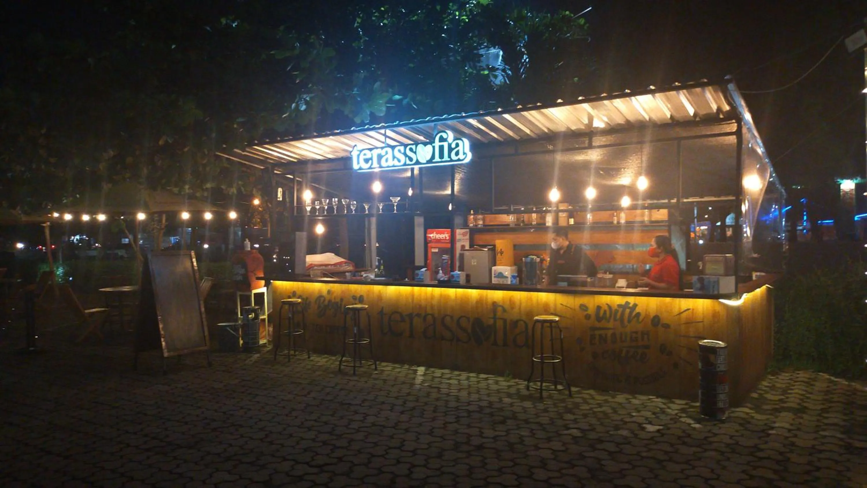 Restaurant/places to eat in Hotel Sofia Juanda Surabaya