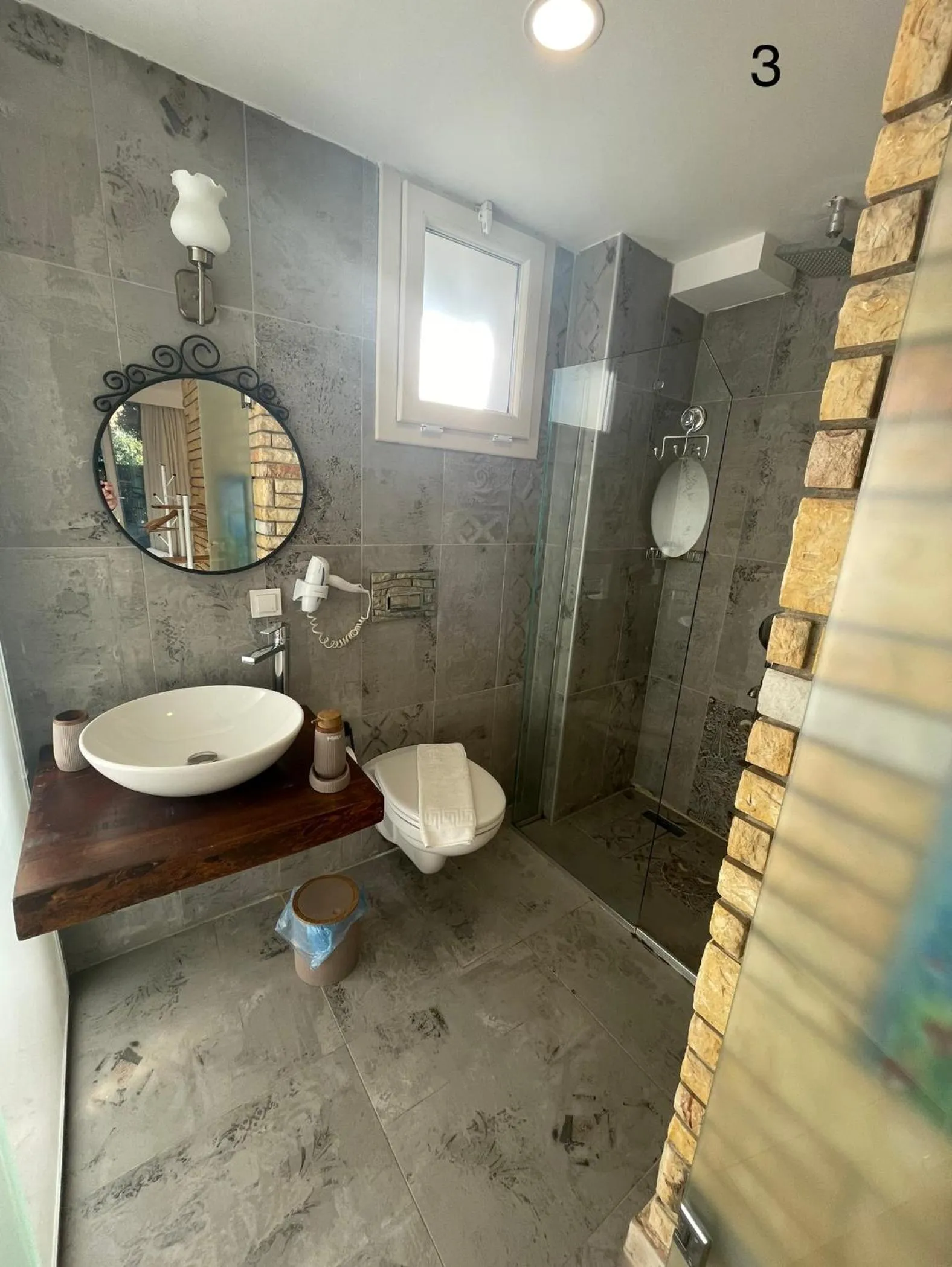 Shower in Destina Hotel