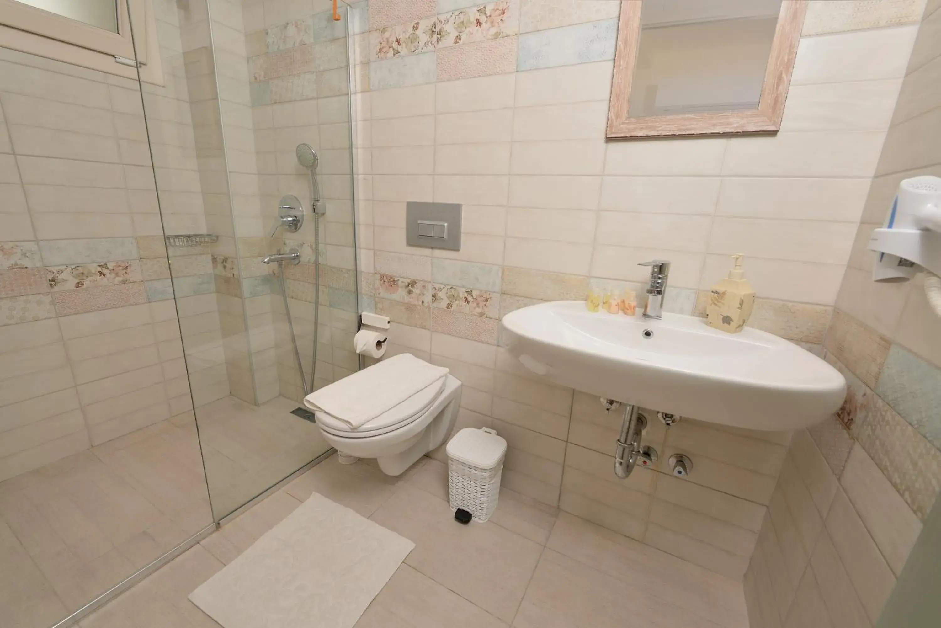 Small Single Room in Destina Cesme Small Single Room in Destina Cesme