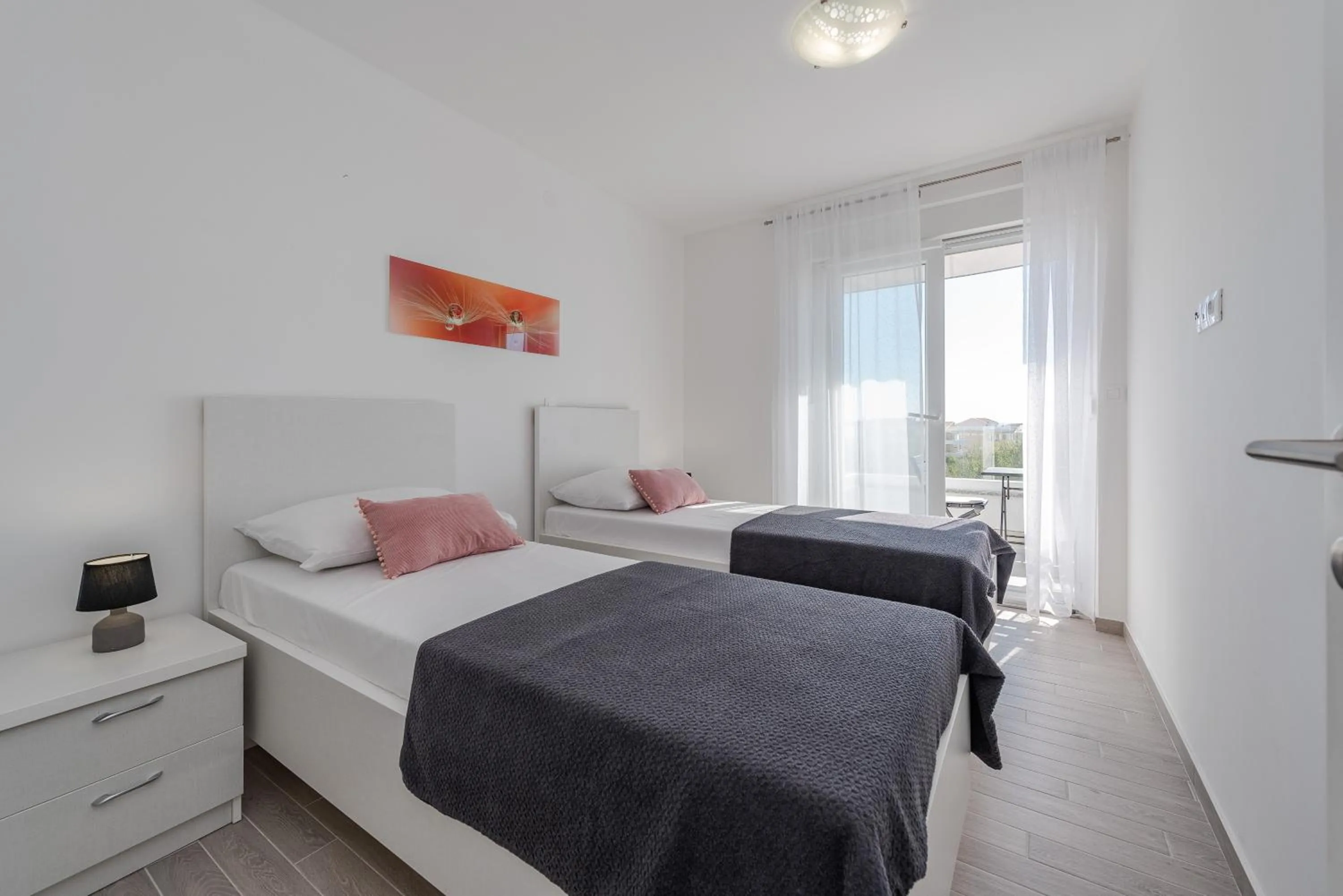 Bed in Dario 1. modern & luxury ap. with a pool