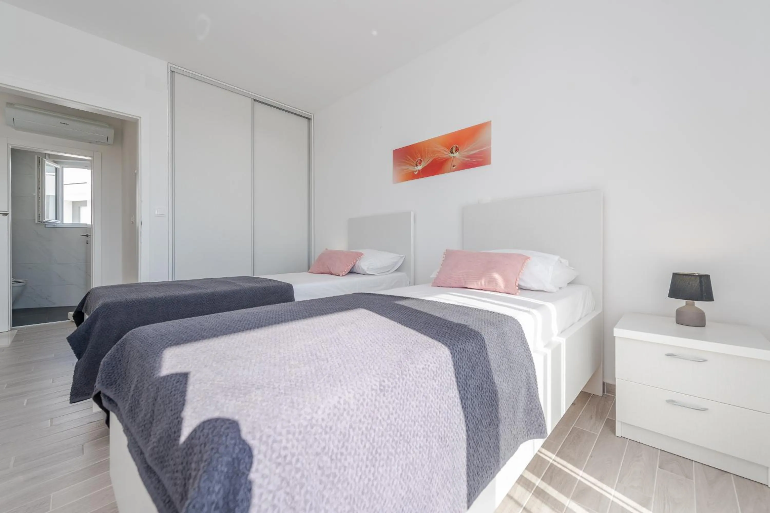 Bed in Dario 1. modern & luxury ap. with a pool