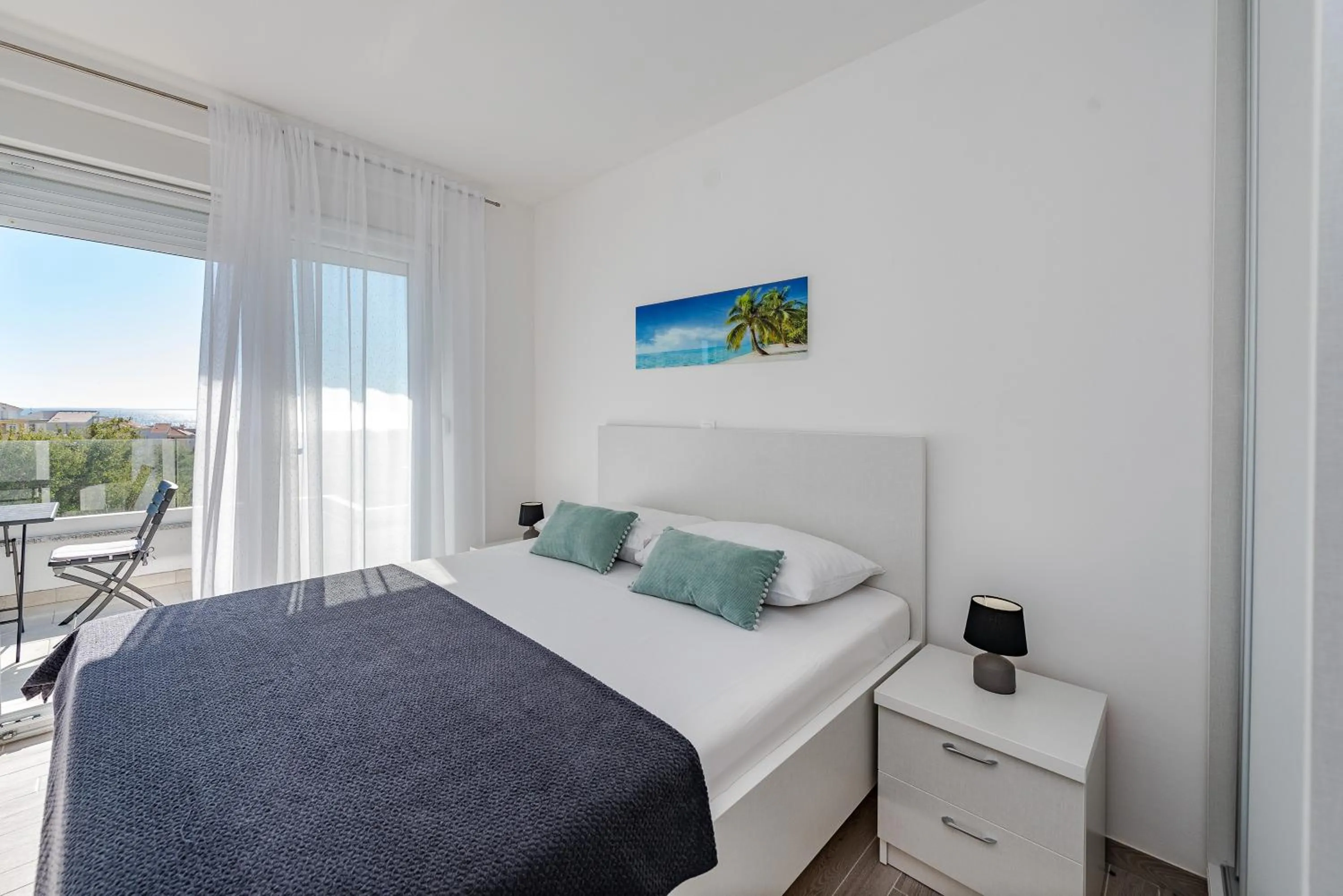 Bed in Dario 1. modern & luxury ap. with a pool
