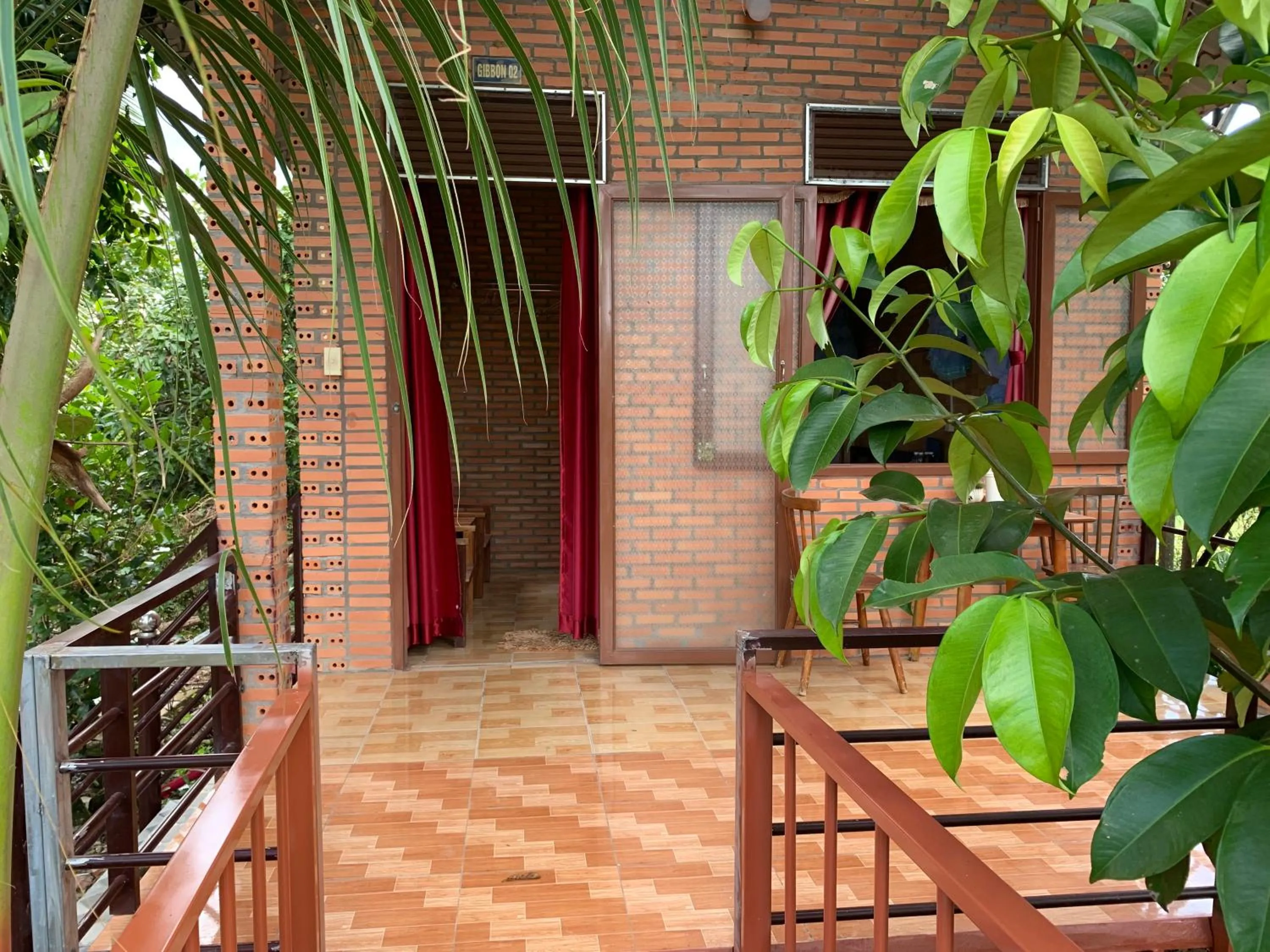 Gibbon Singing Home Stay