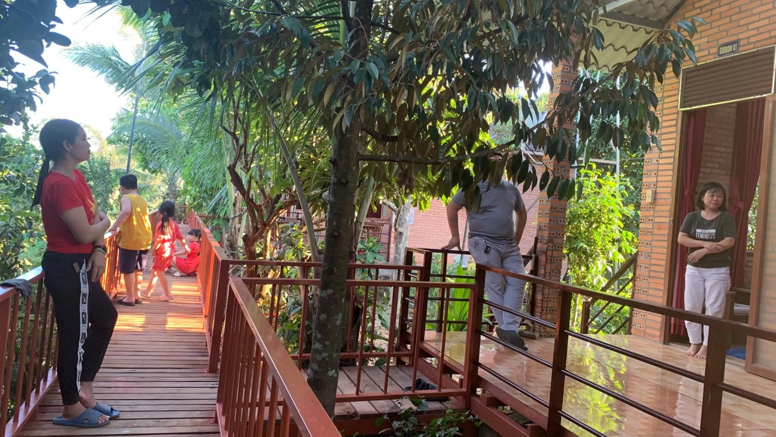 Gibbon Singing Home Stay