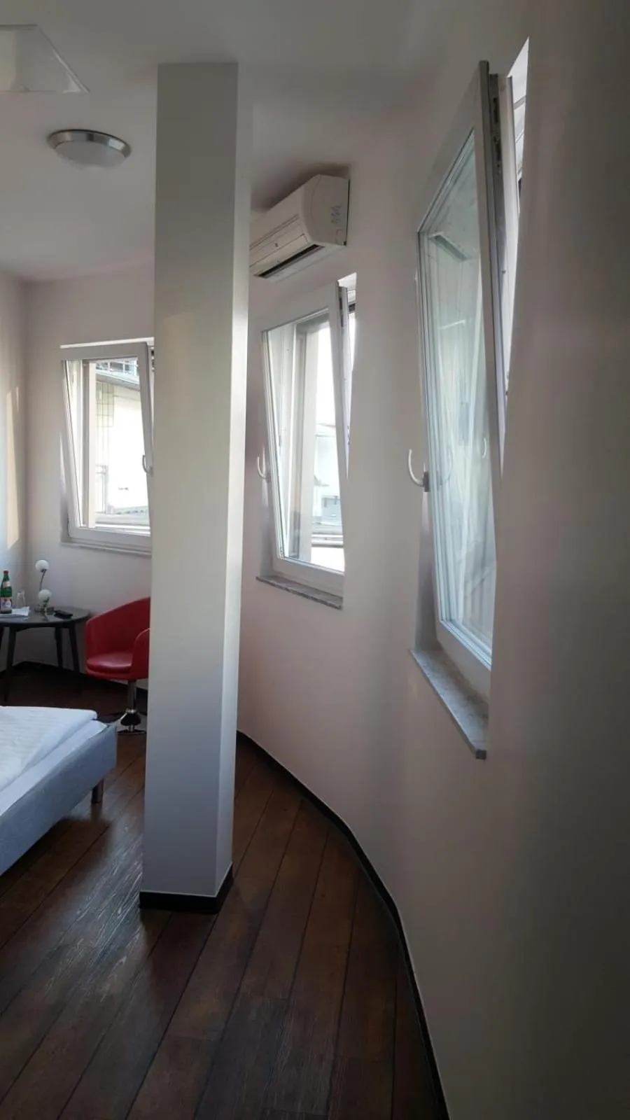 Photo of the whole room, Bed in Art Rock Downtown Hotel