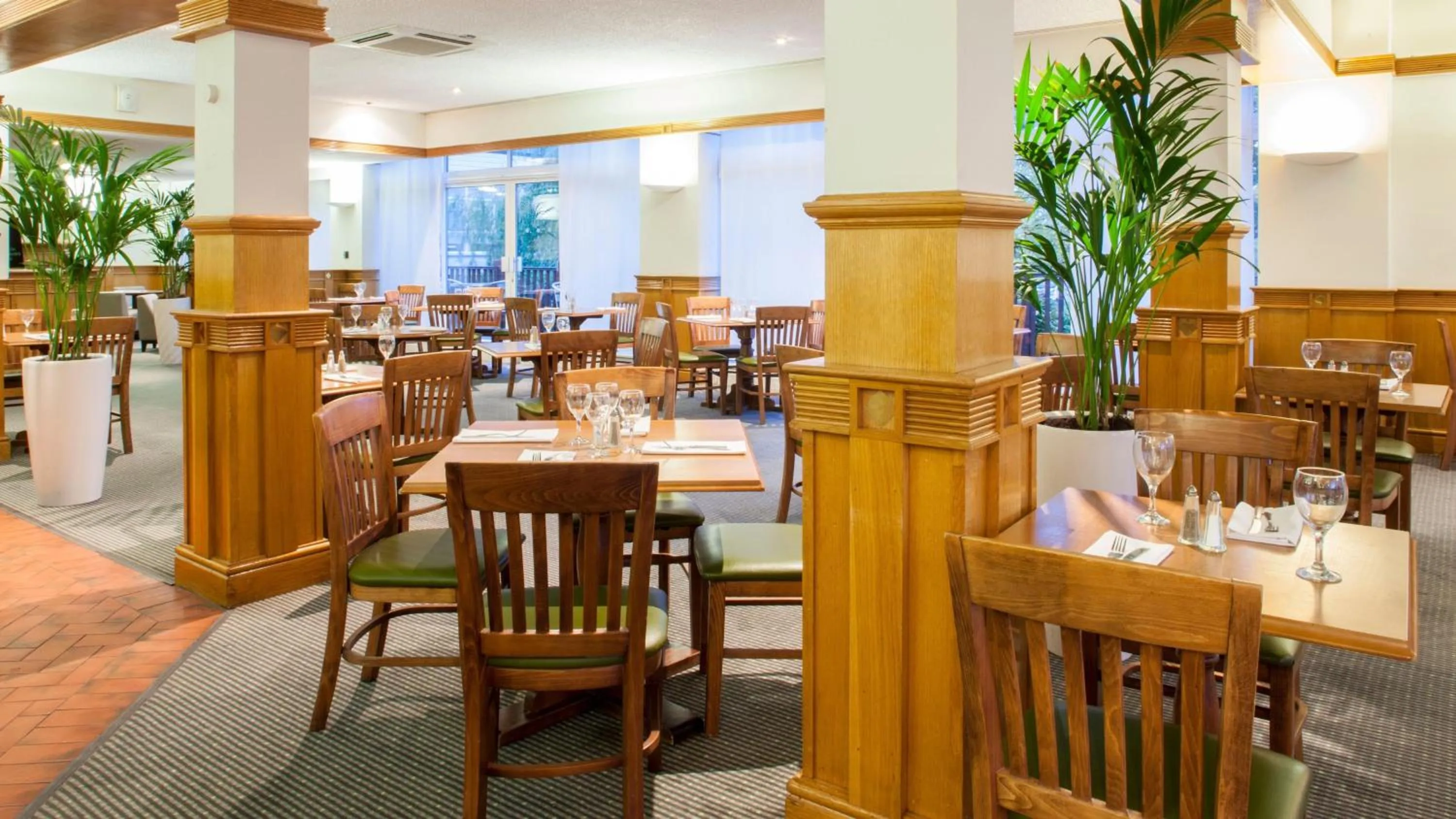 Restaurant/places to eat in Holiday Inn Washington by IHG