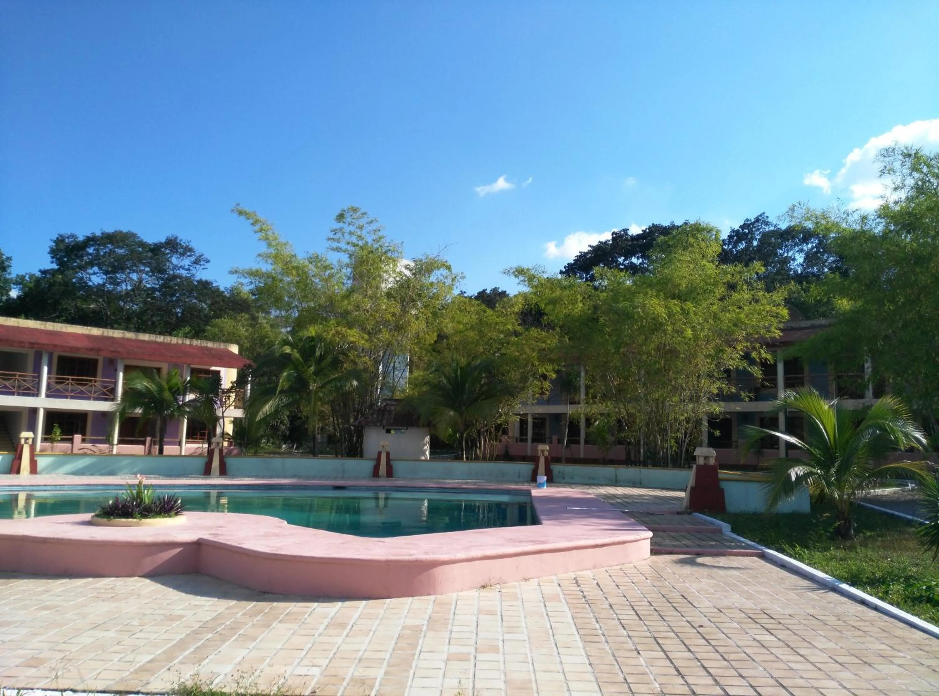 Swimming pool in Hotel Debliz Xpujil