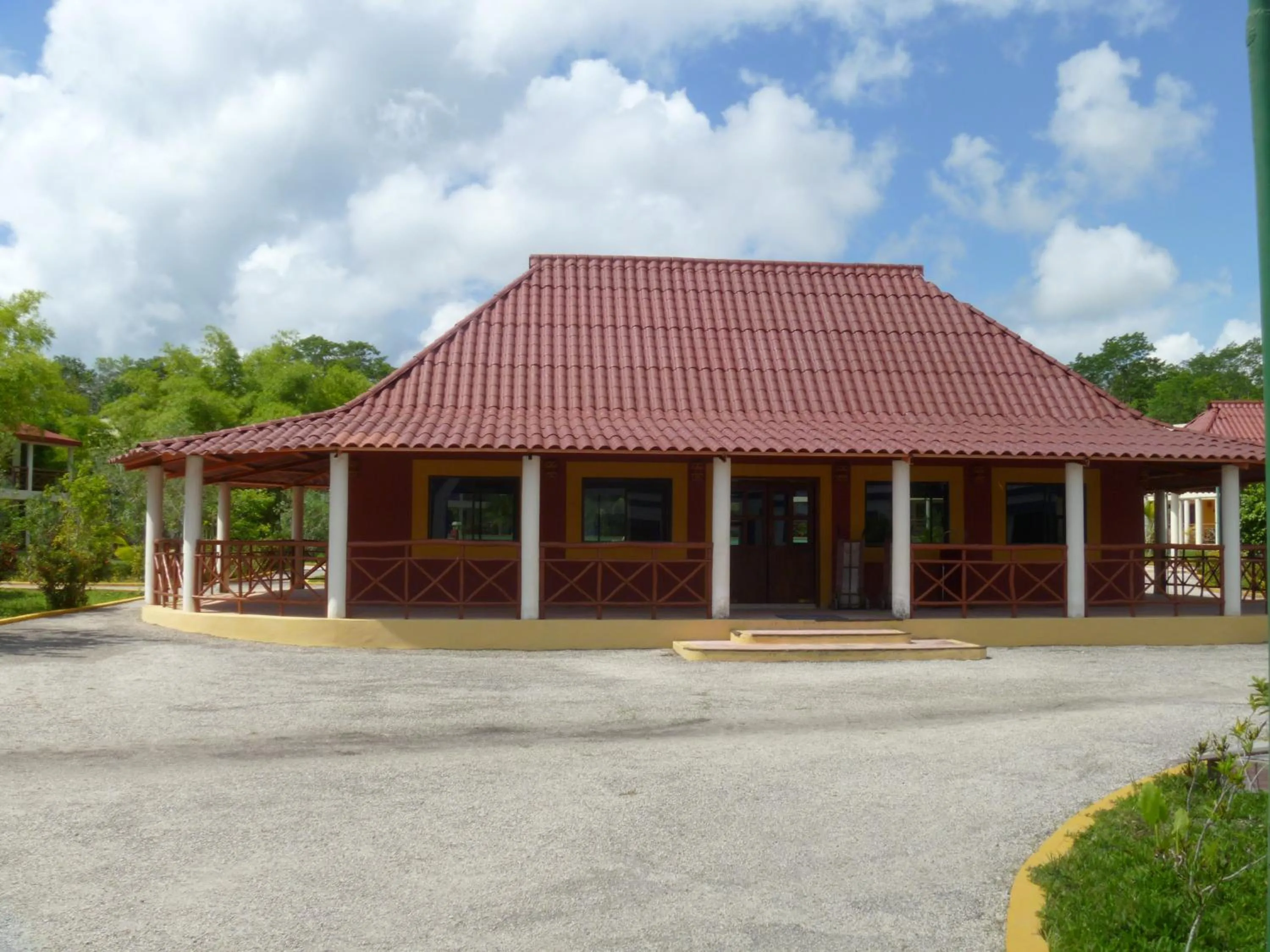 Facade/entrance in Hotel Debliz Xpujil