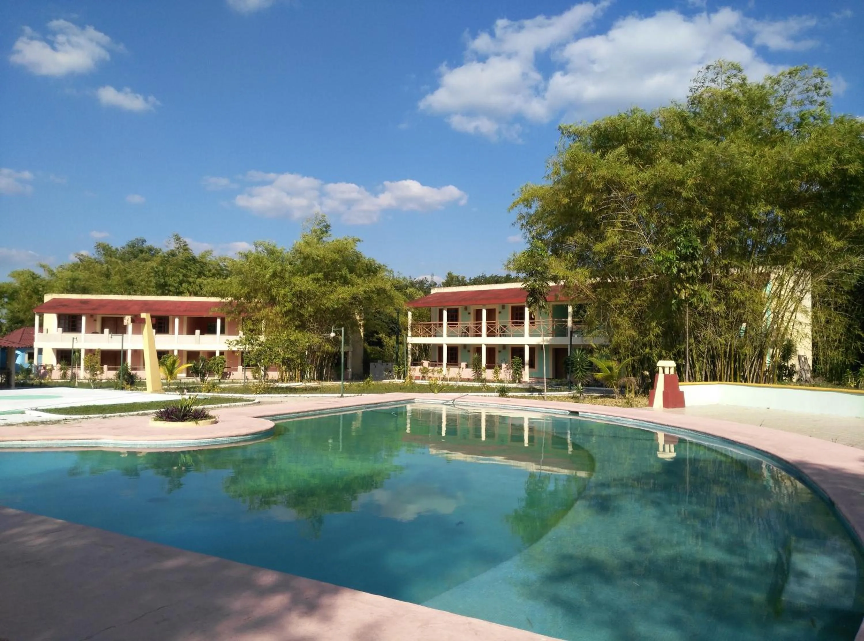 Swimming pool in Hotel Debliz Xpujil