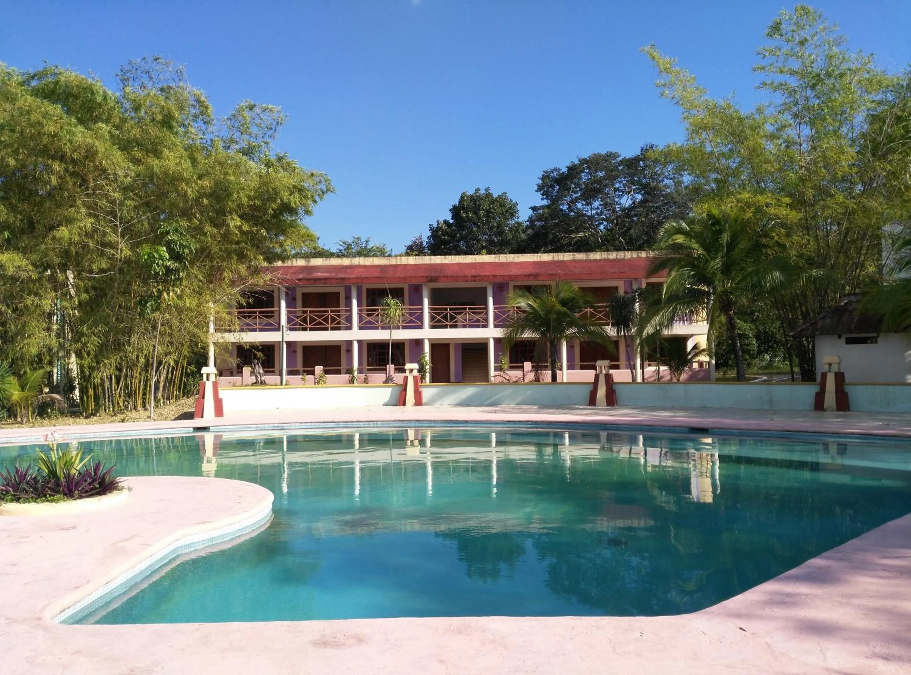 Swimming pool in Hotel Debliz Xpujil