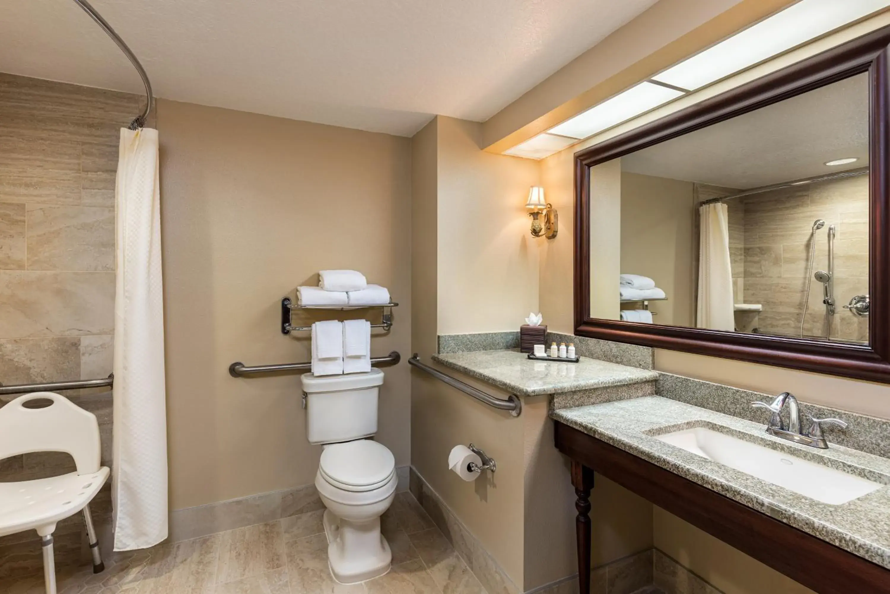 Bathroom in The Waterfront Inn Bathroom in The Waterfront Inn