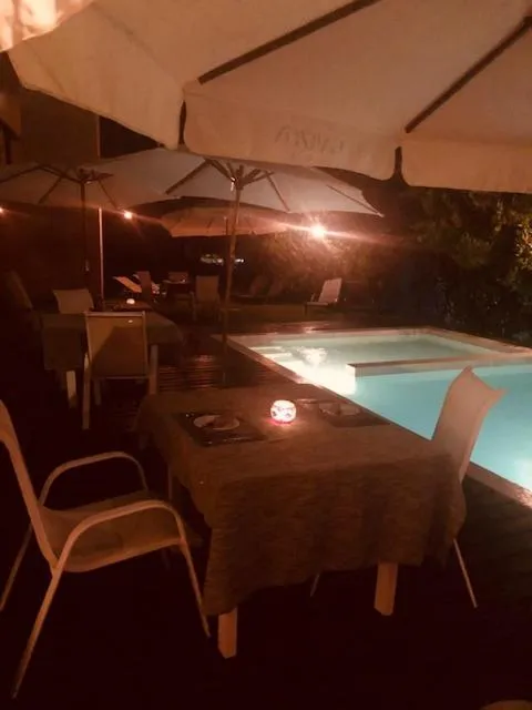 Restaurant/places to eat in Terrazas de la Viuda