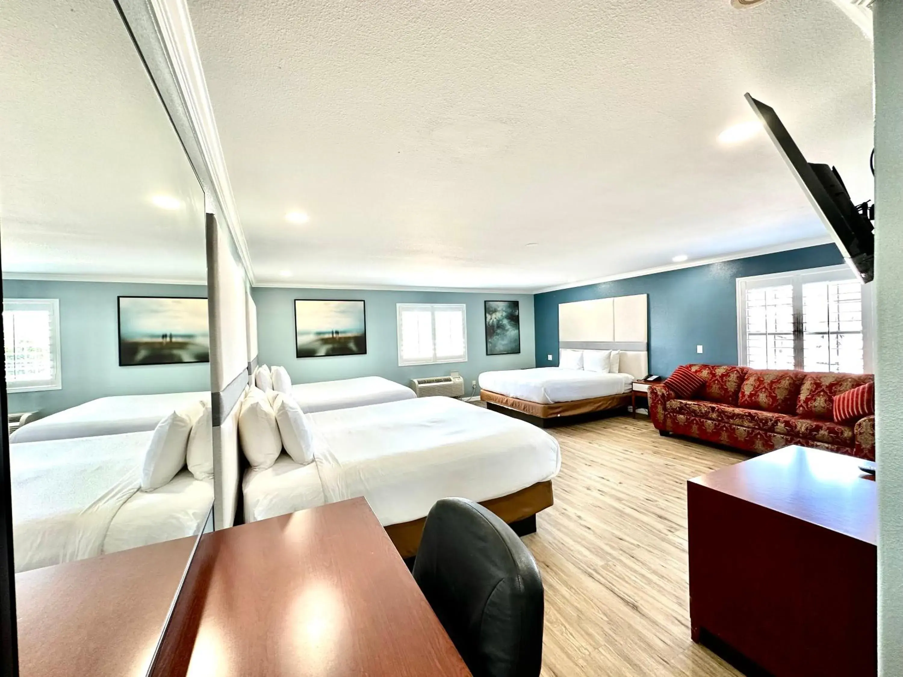 Superior Suite in Executive Inn & Suites Magnolia Superior Suite in Executive Inn & Suites Magnolia