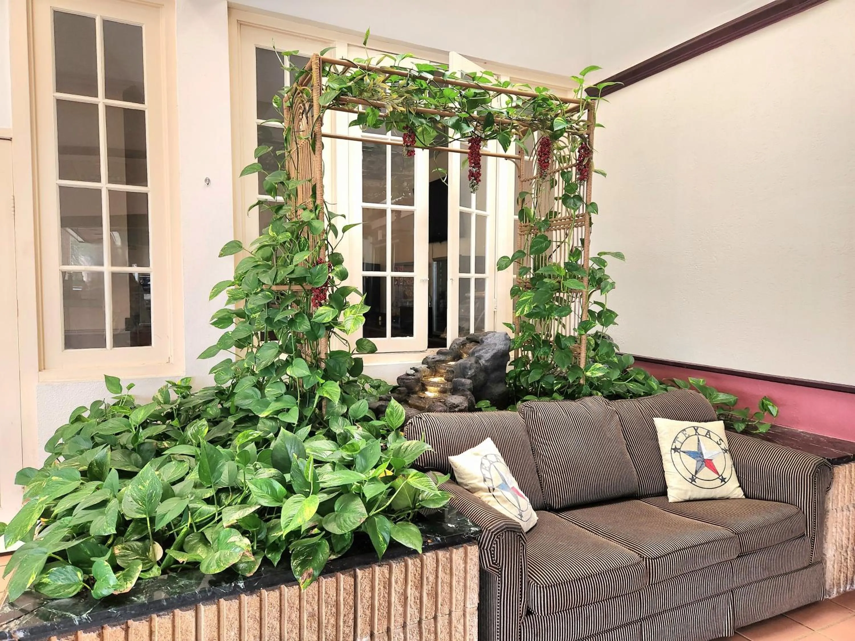 Lobby or reception in Days Inn by Wyndham Bay City