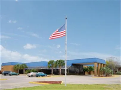 Property building in Days Inn by Wyndham Bay City