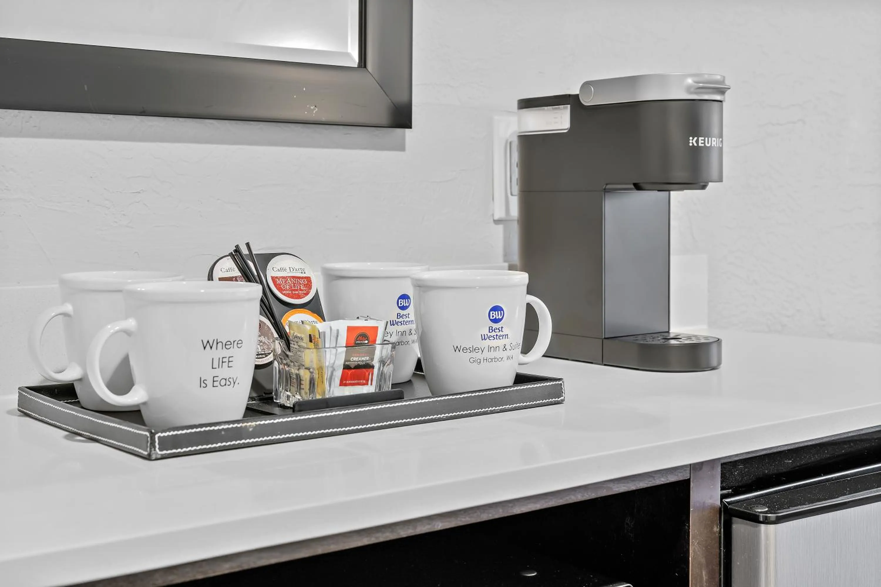 Coffee/tea facilities in Best Western Wesley Inn & Suites