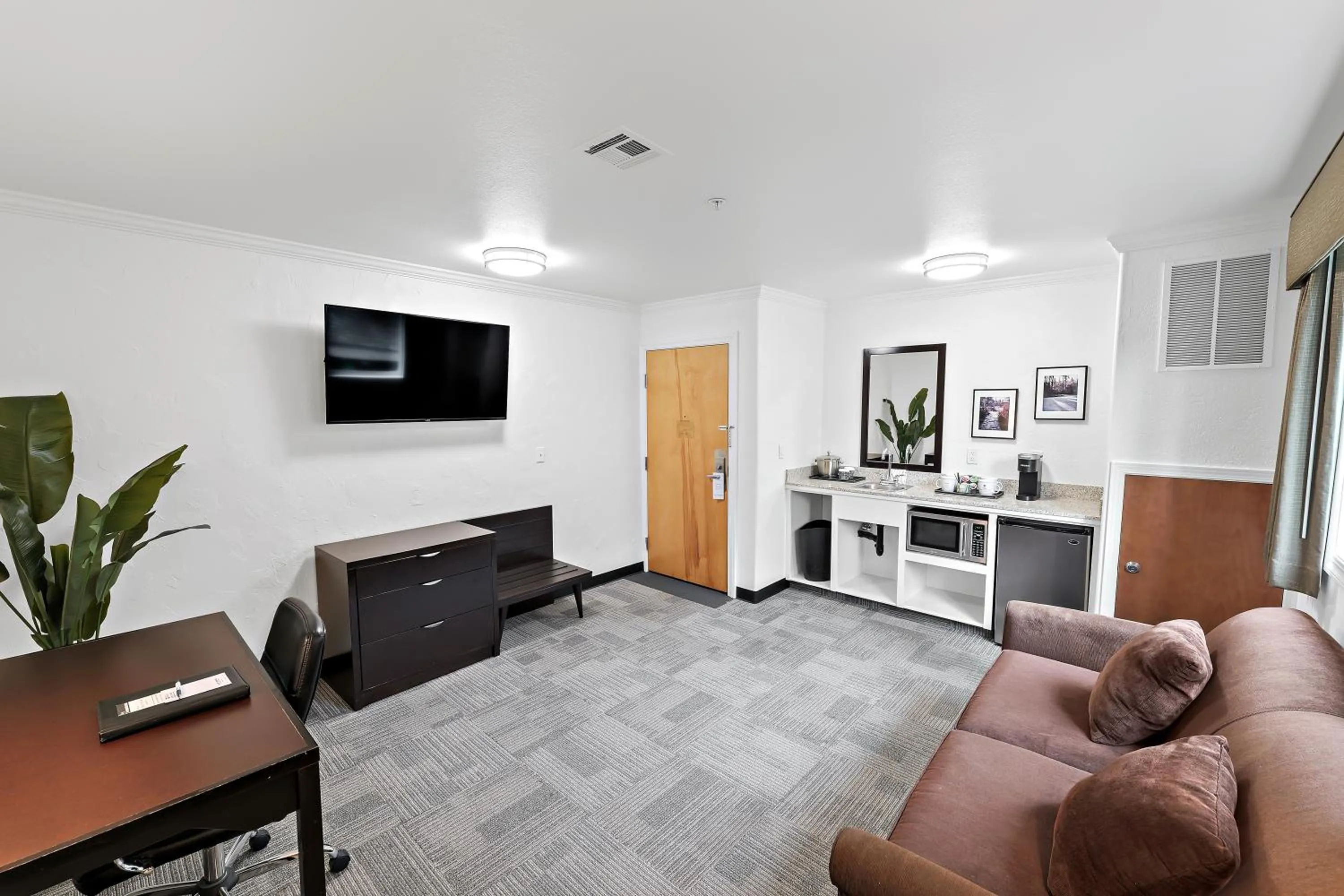 Living room in Best Western Wesley Inn & Suites