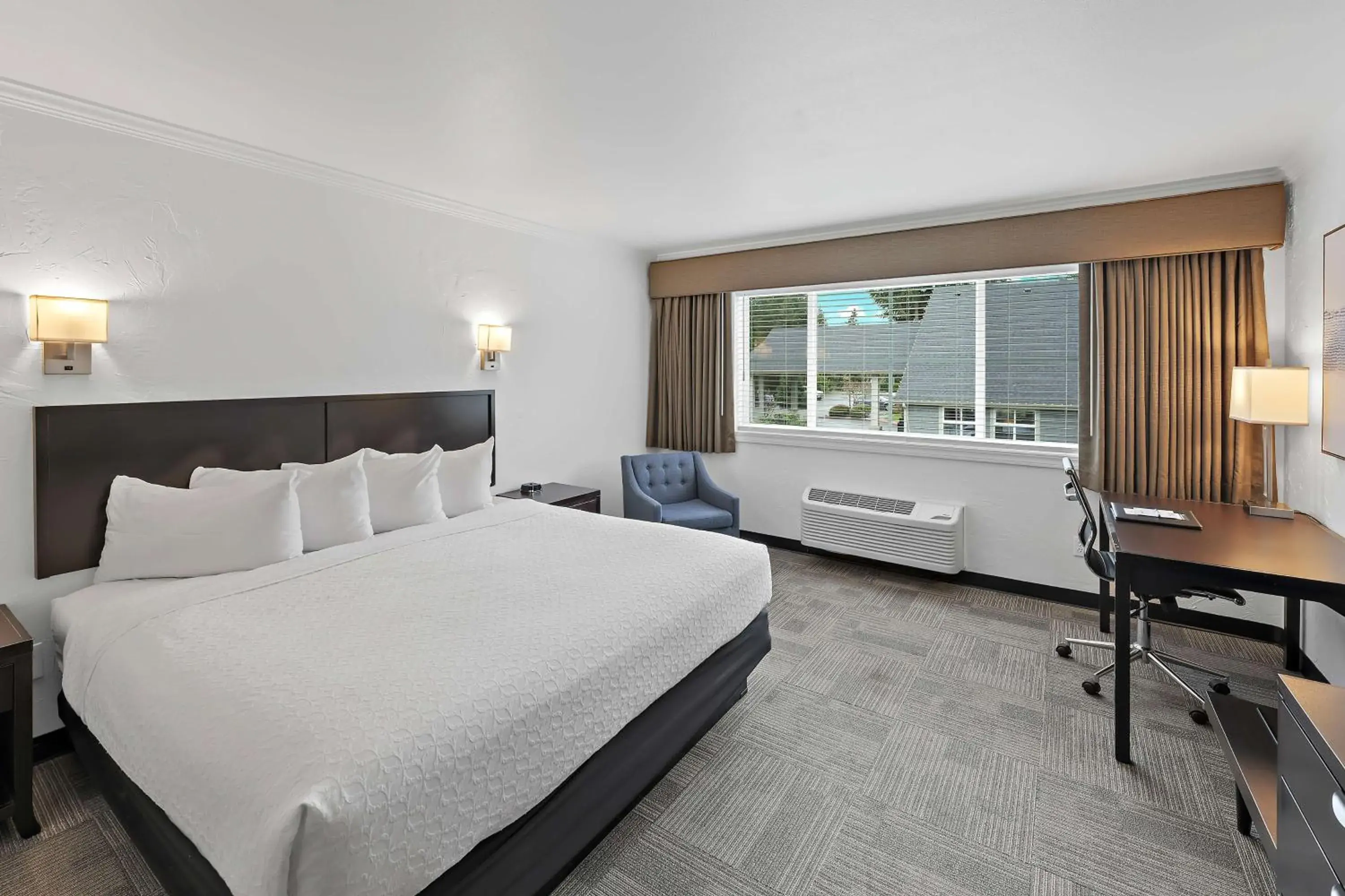 Bedroom, Bed in Best Western Wesley Inn & Suites Bedroom, Bed in Best Western Wesley Inn & Suites