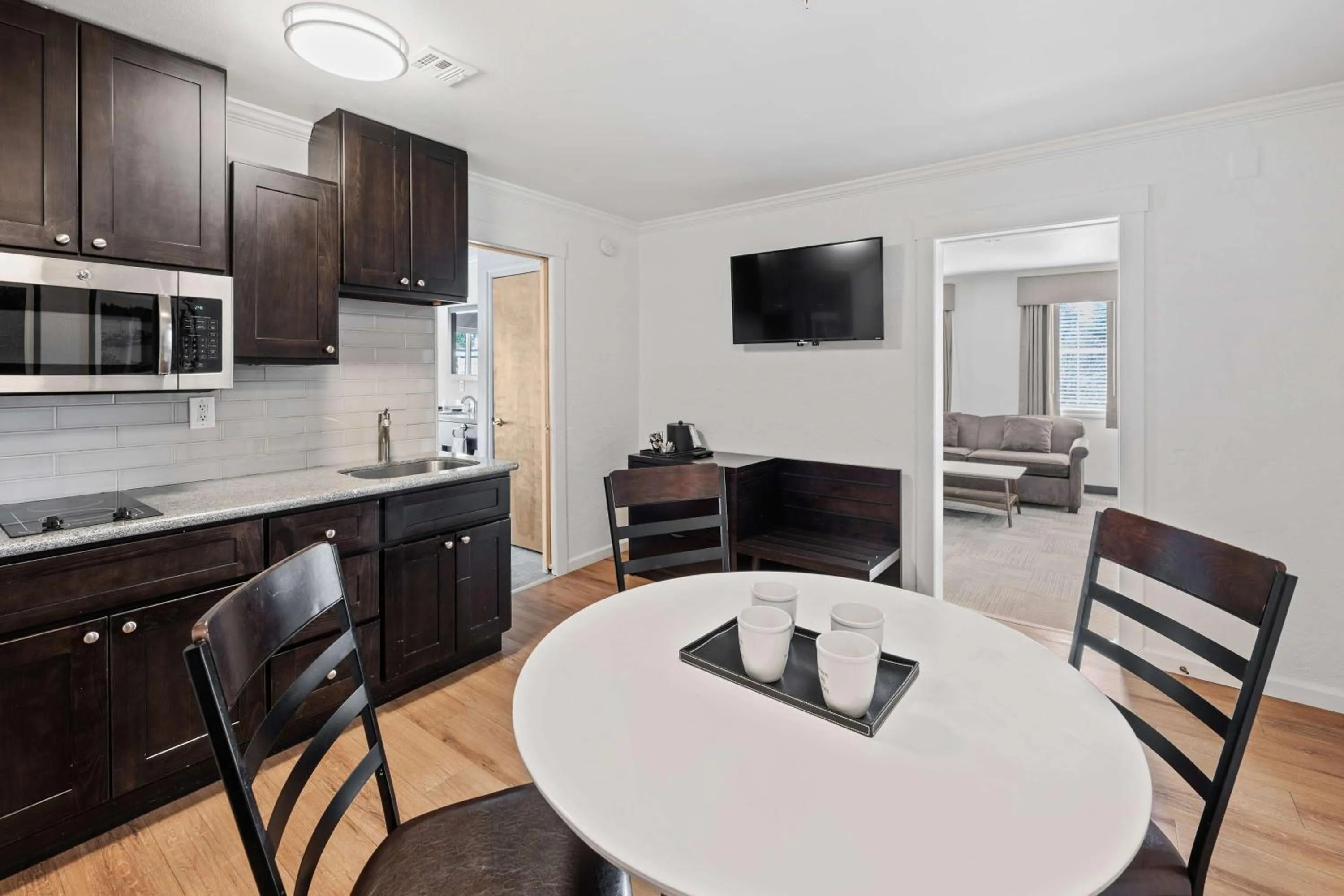 Kitchen or kitchenette in Best Western Wesley Inn & Suites