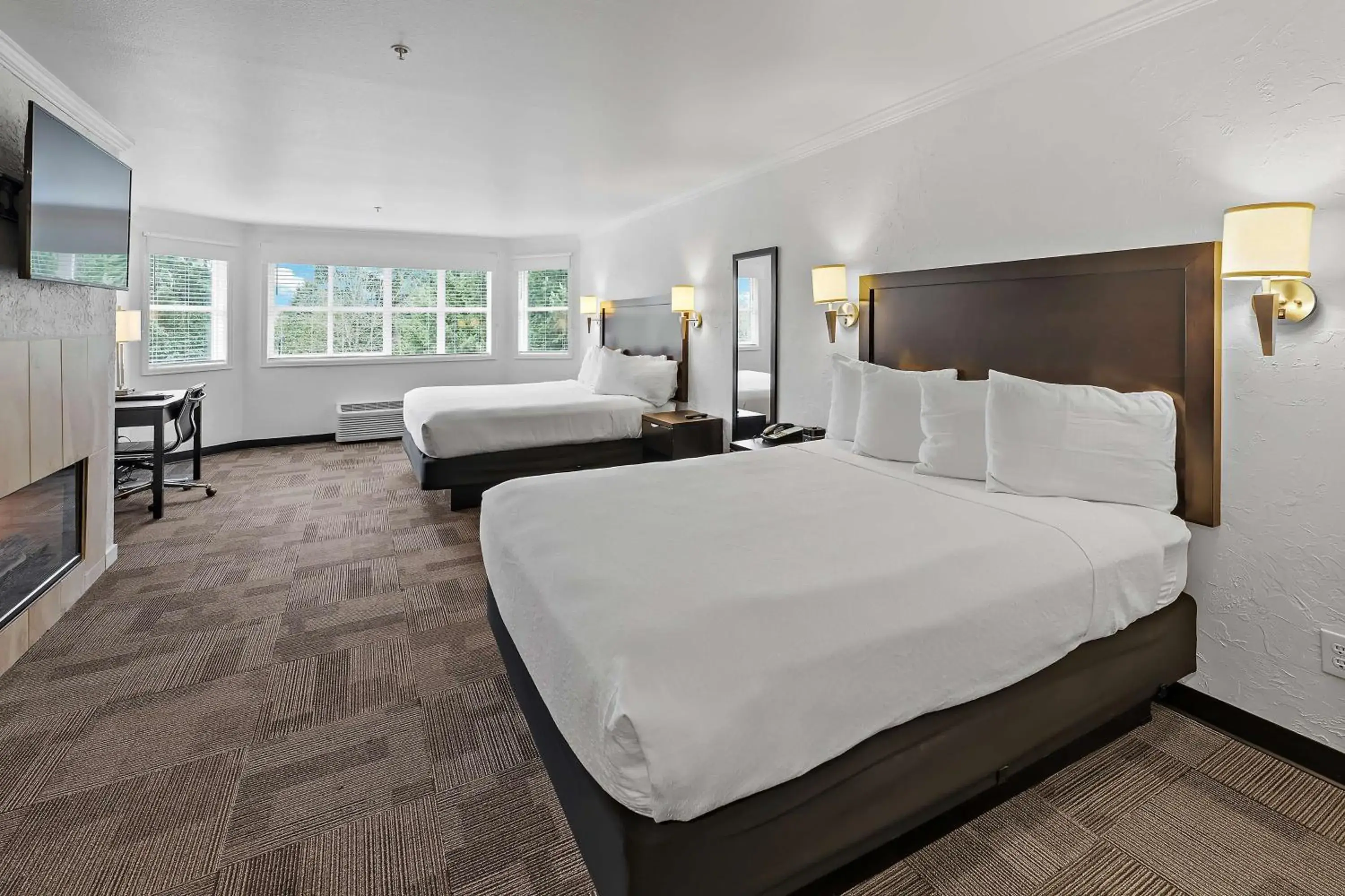 Bedroom, Bed in Best Western Wesley Inn & Suites Bedroom, Bed in Best Western Wesley Inn & Suites