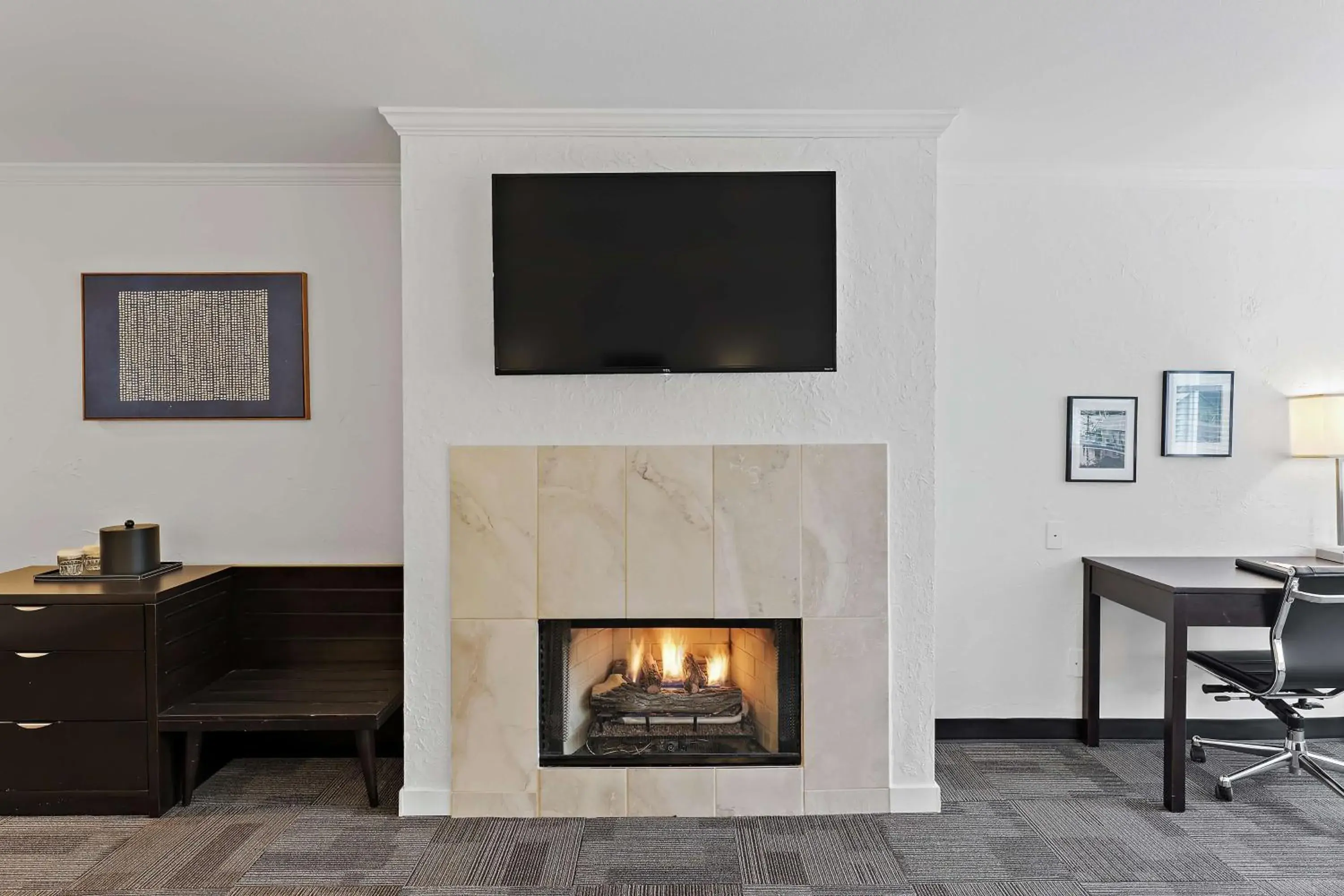 King Room with Queen Sofa Bed - Fireplace in Best Western Wesley Inn & Suites King Room with Queen Sofa Bed - Fireplace in Best Western Wesley Inn & Suites