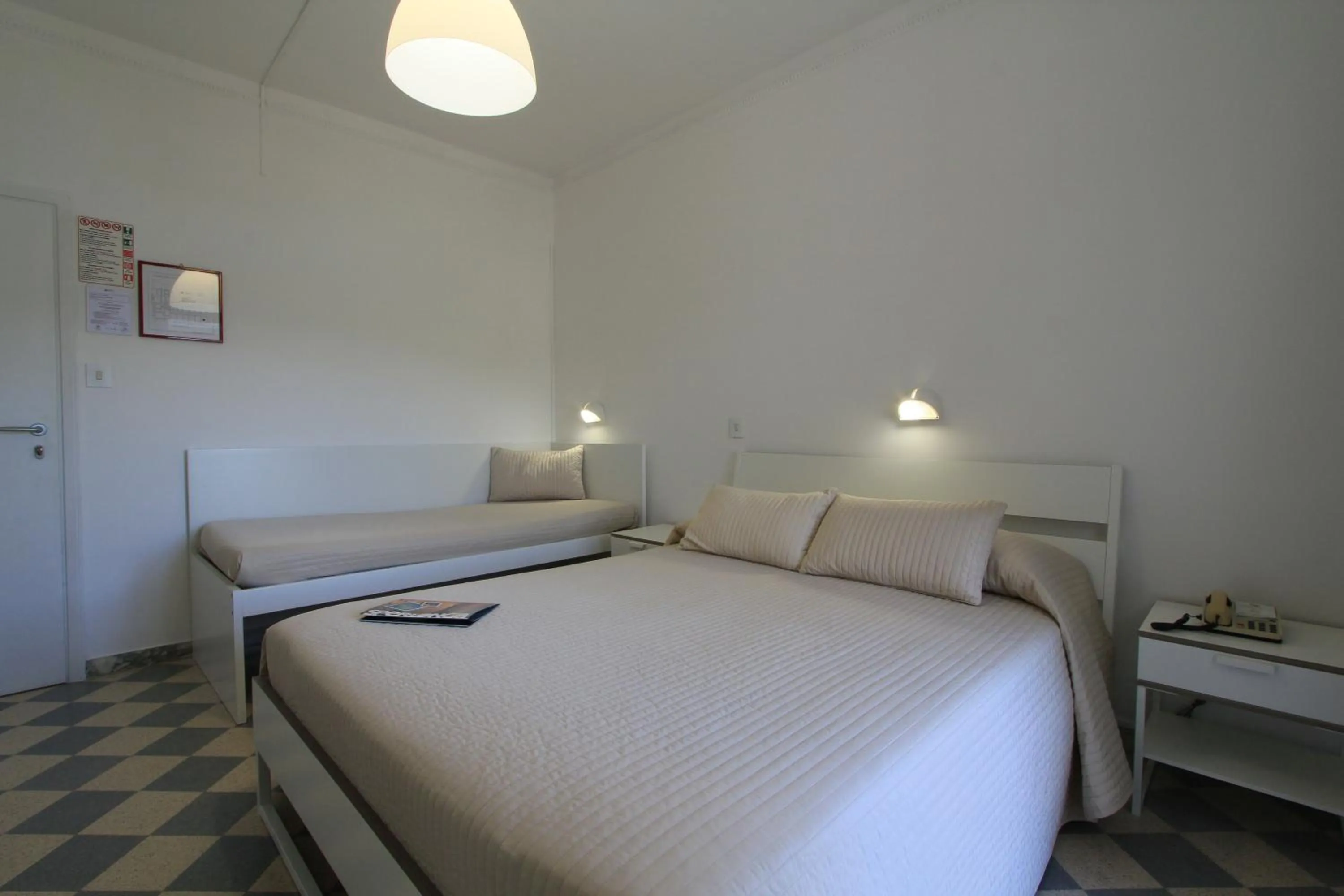 Photo of the whole room in Miralago