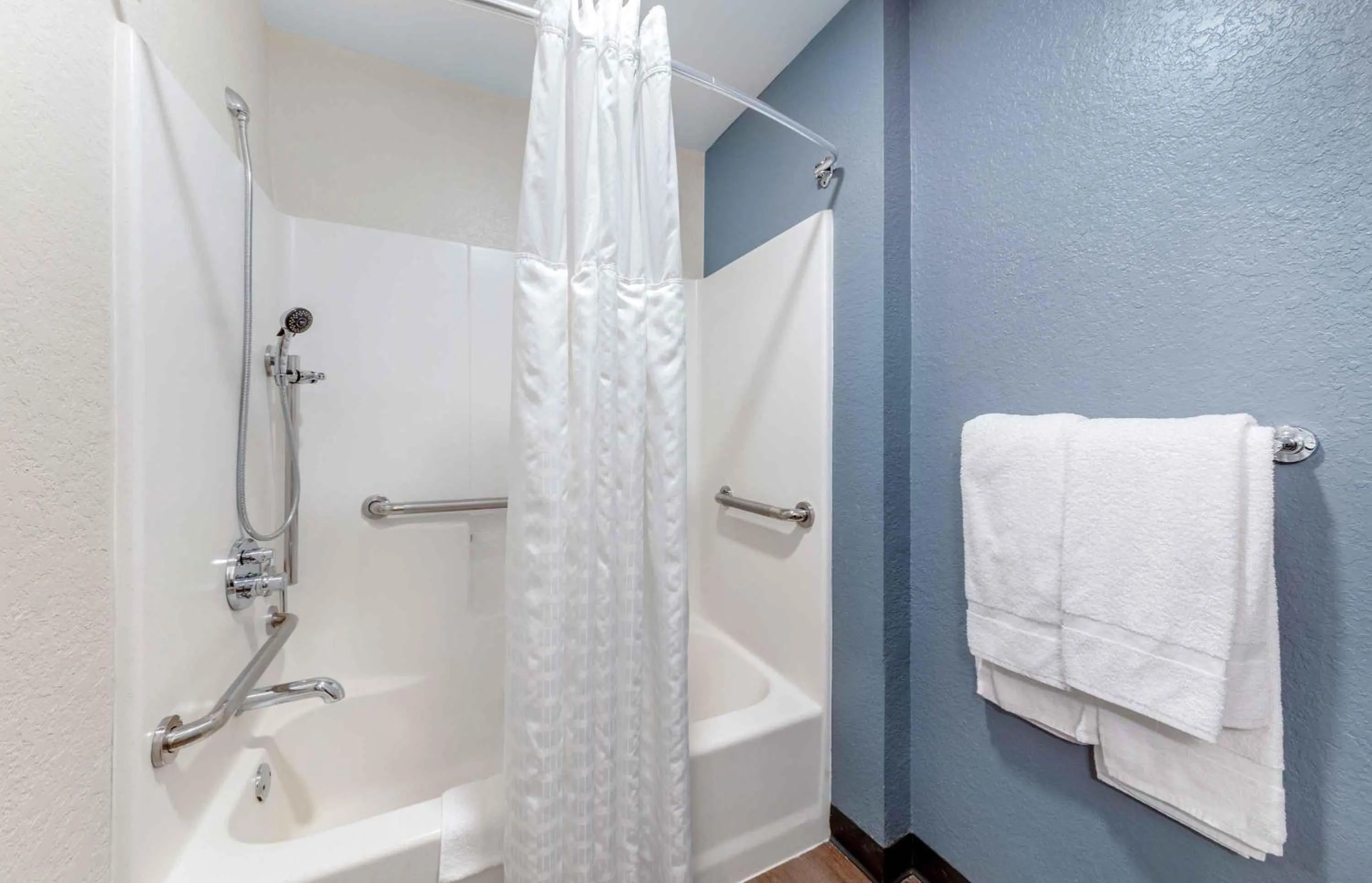 Bathroom in Extended Stay America Premier Suites - Miami - Airport - Doral - 87th Avenue South