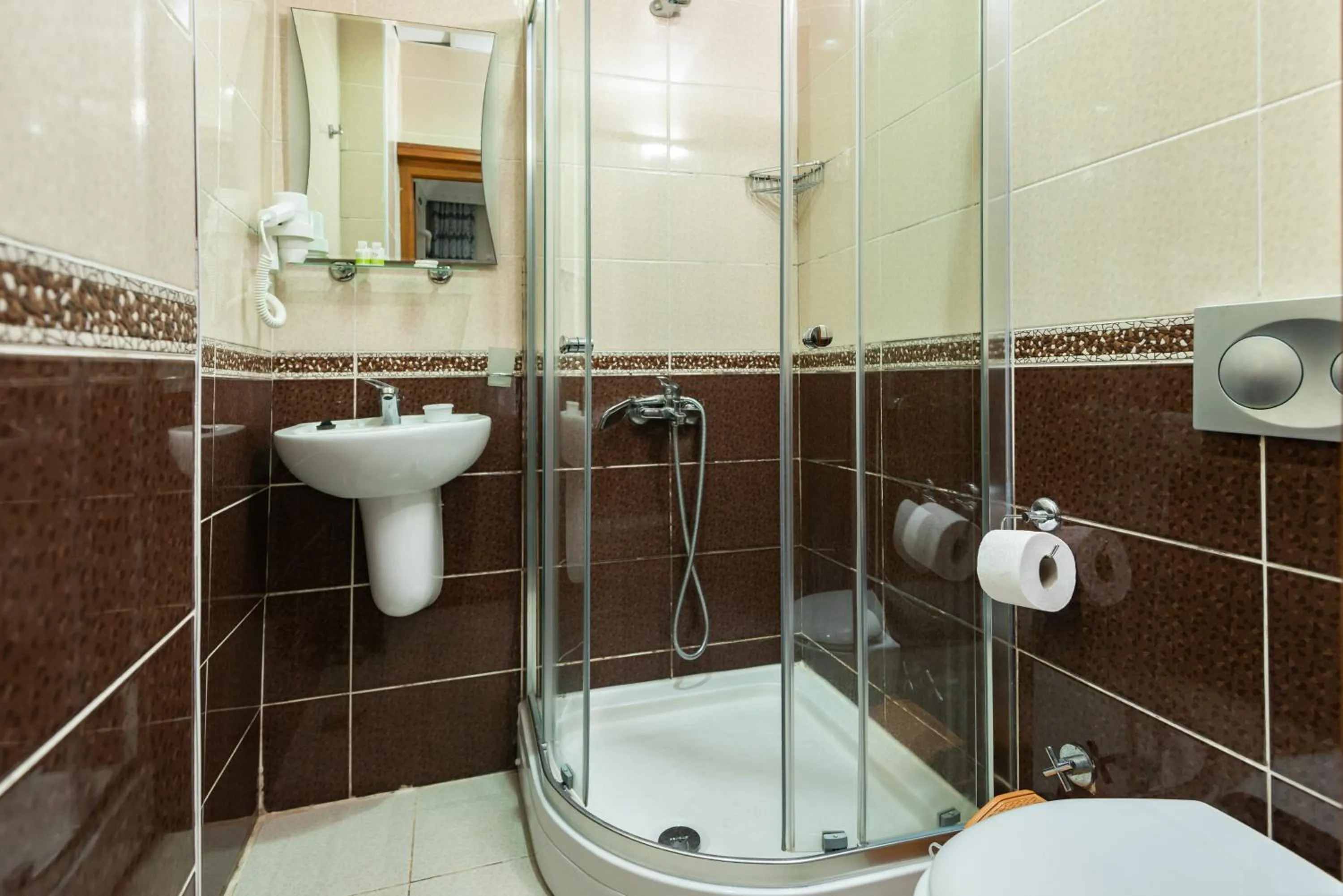 Bathroom in Nar Hotel