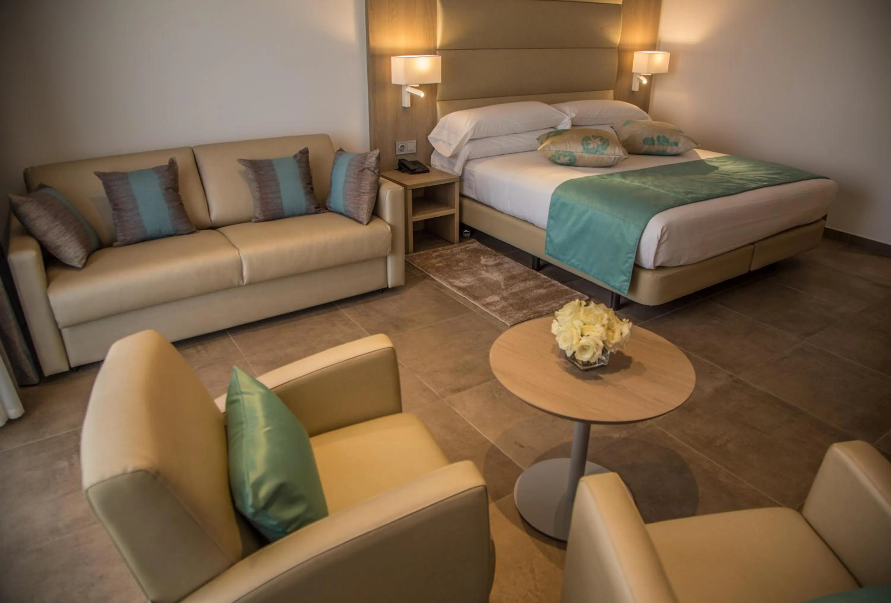 Bed in AZ Hôtels Zephyr