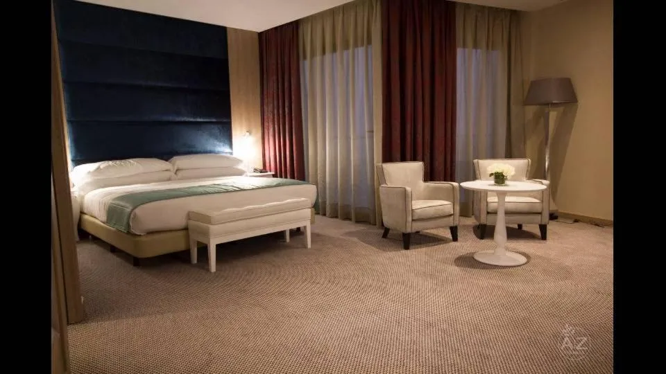 Bed in AZ Hôtels Zephyr