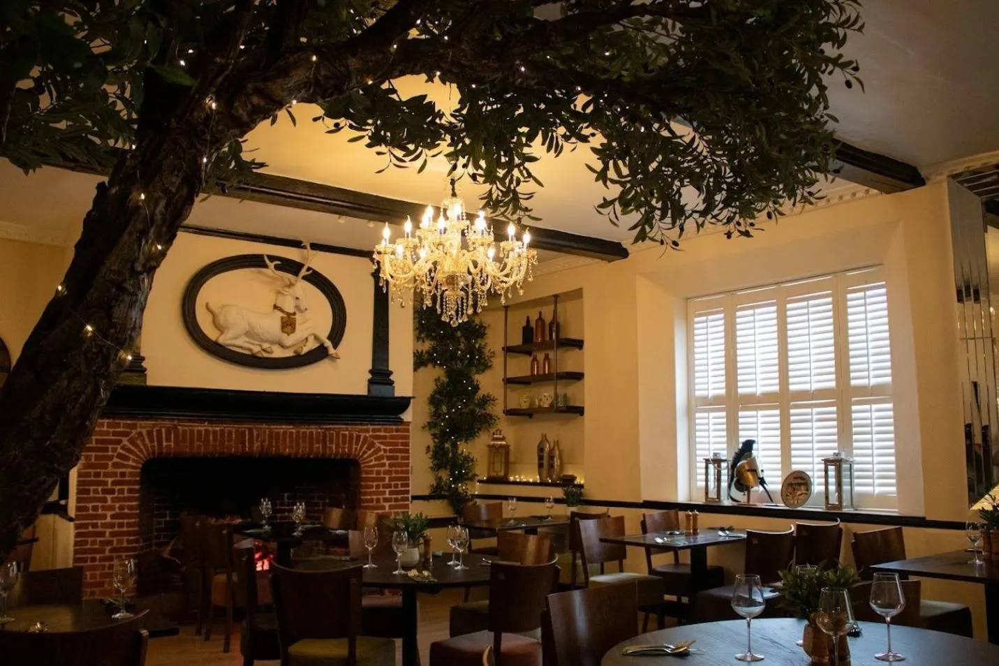 Dining area in Scole Inn Hotel