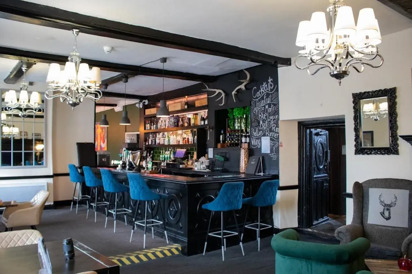 Lounge or bar in Scole Inn Hotel Lounge or bar in Scole Inn Hotel