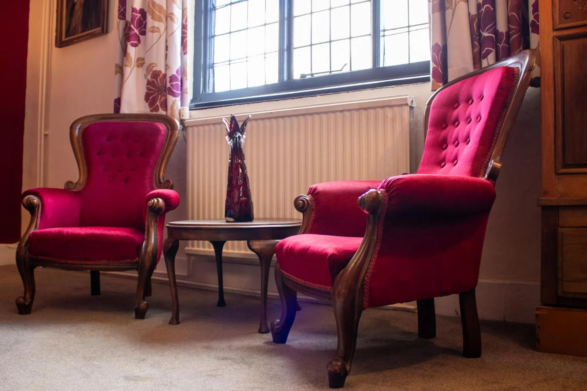 Bedroom in Scole Inn Hotel