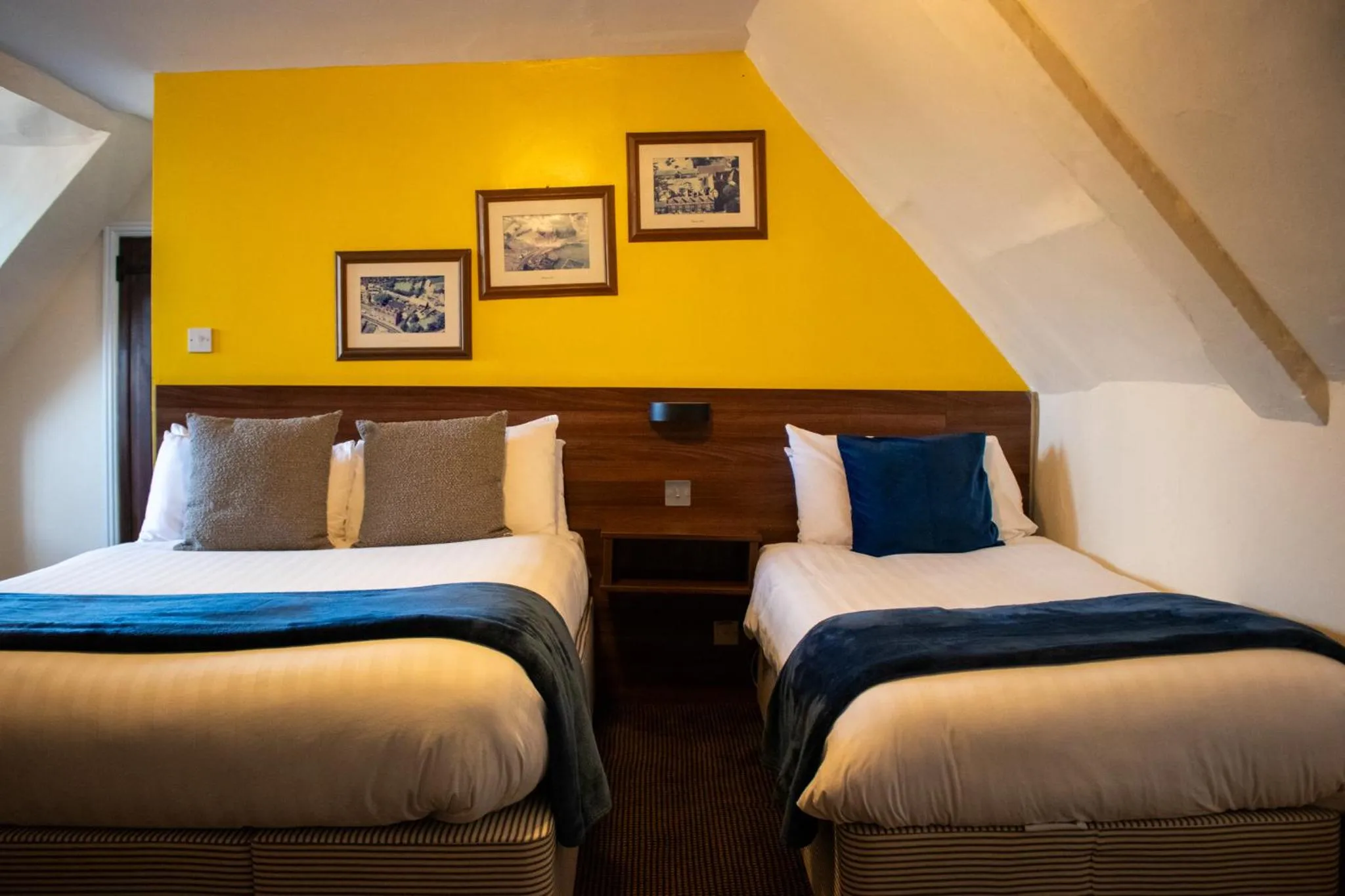 Bedroom, Bed in Scole Inn Hotel