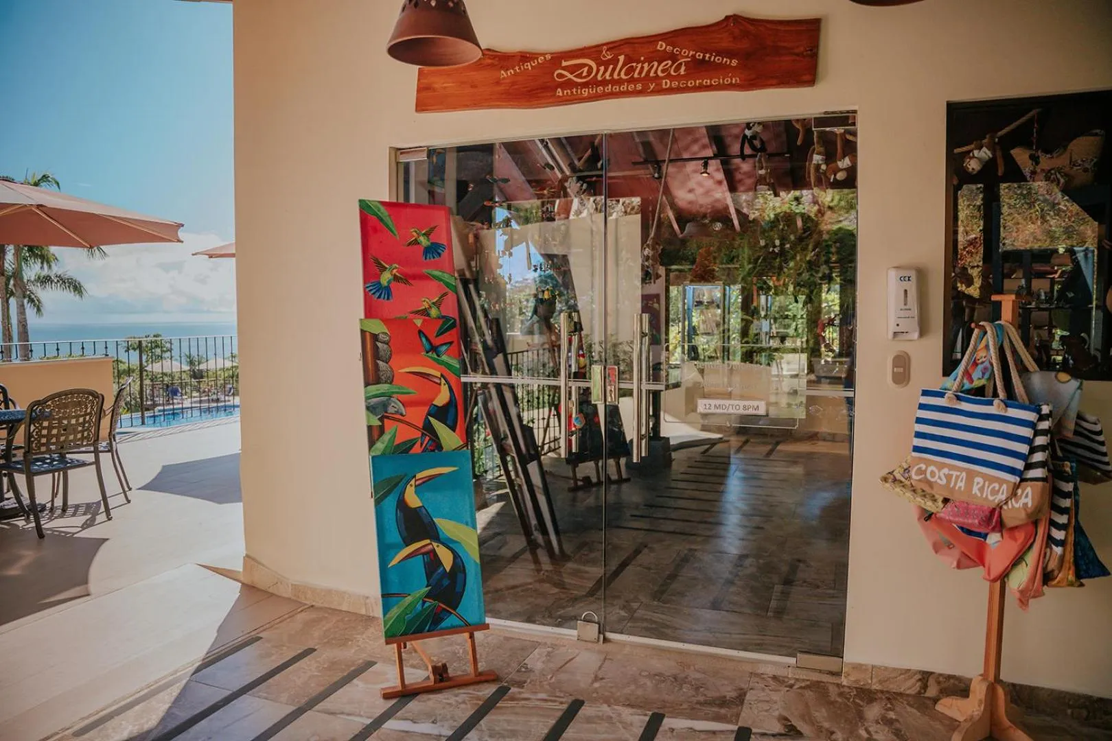 On-site shops in Parador Nature Resort and Spa