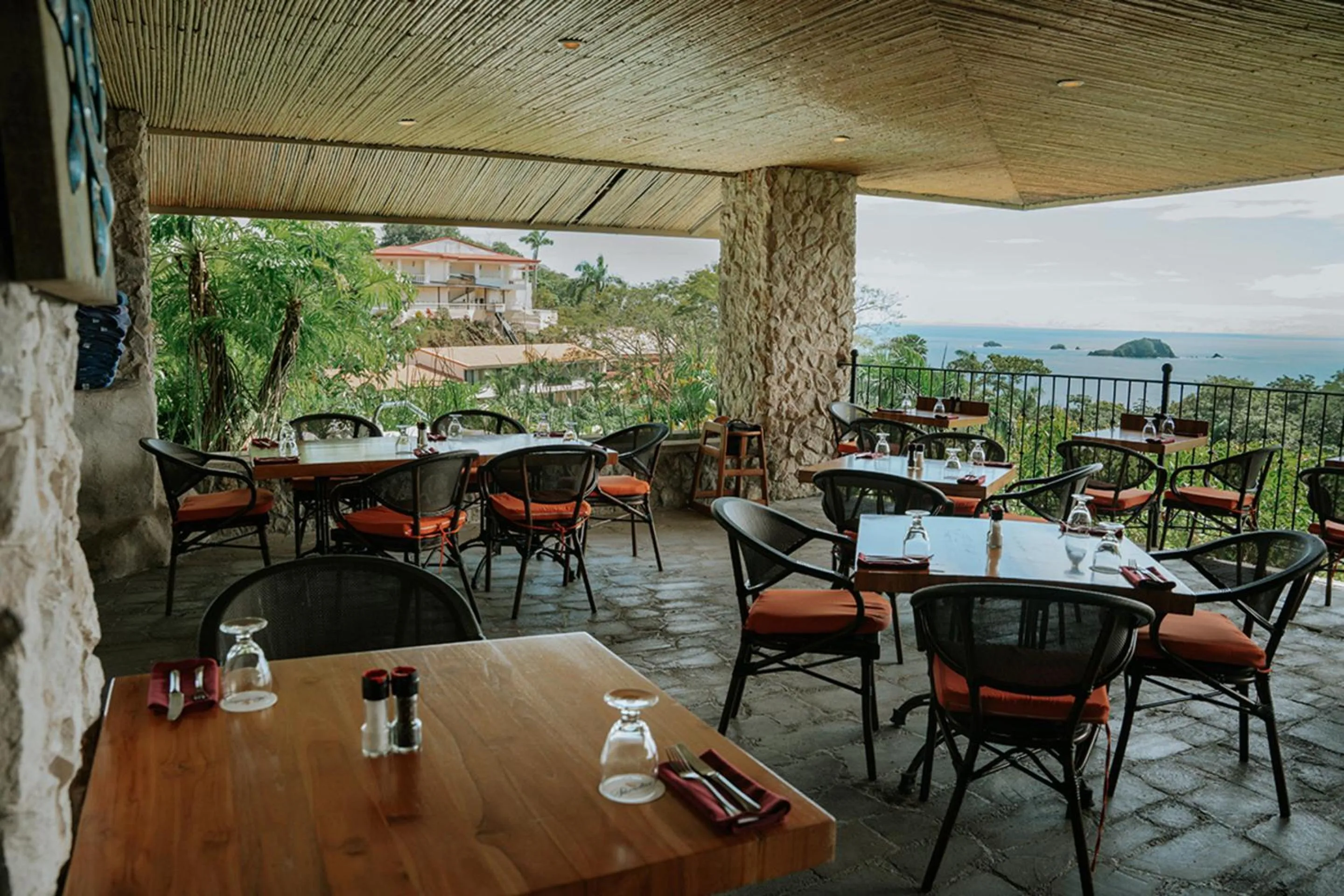 Restaurant/places to eat in Parador Nature Resort and Spa