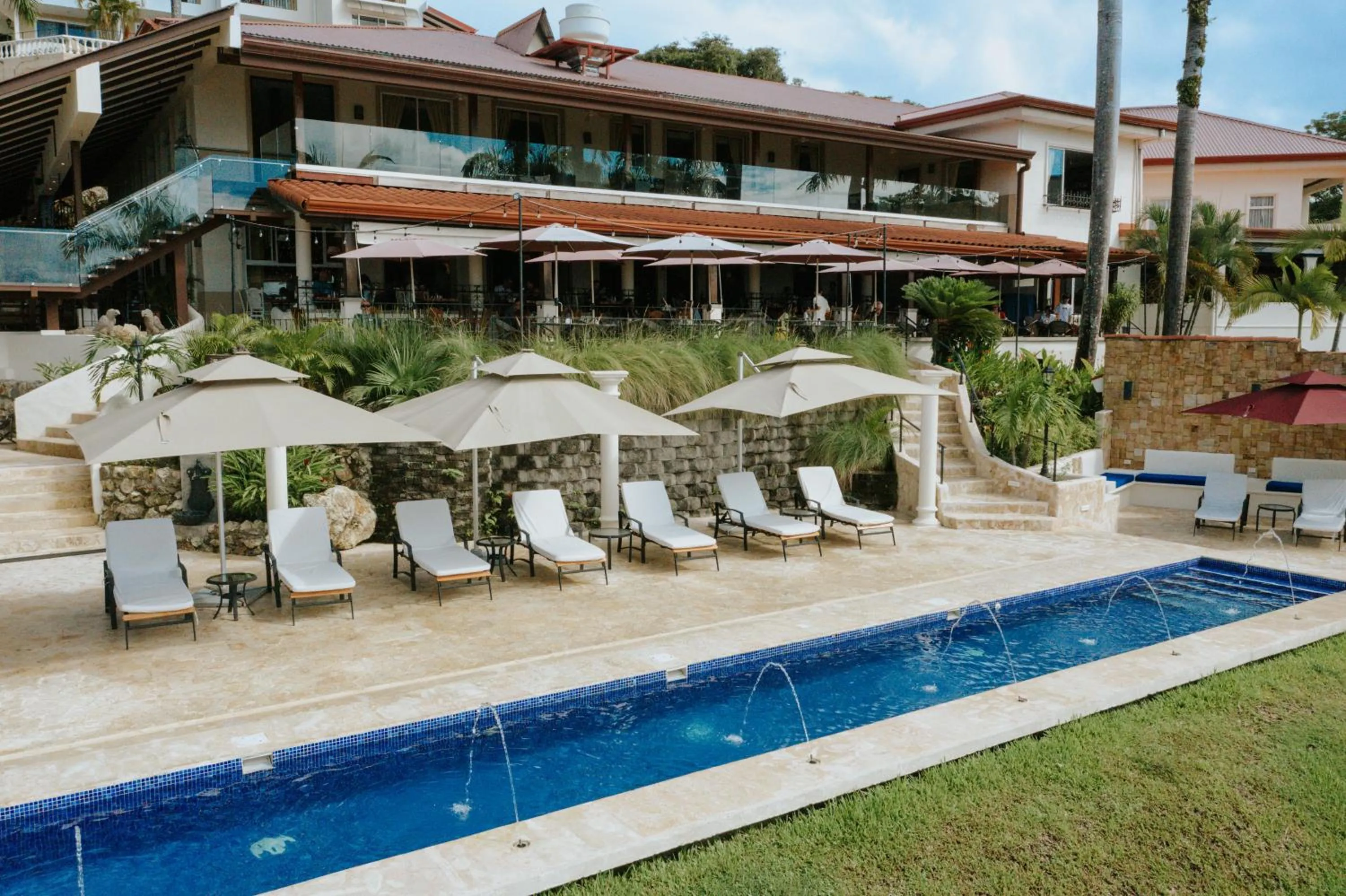 Pool view in Parador Nature Resort and Spa