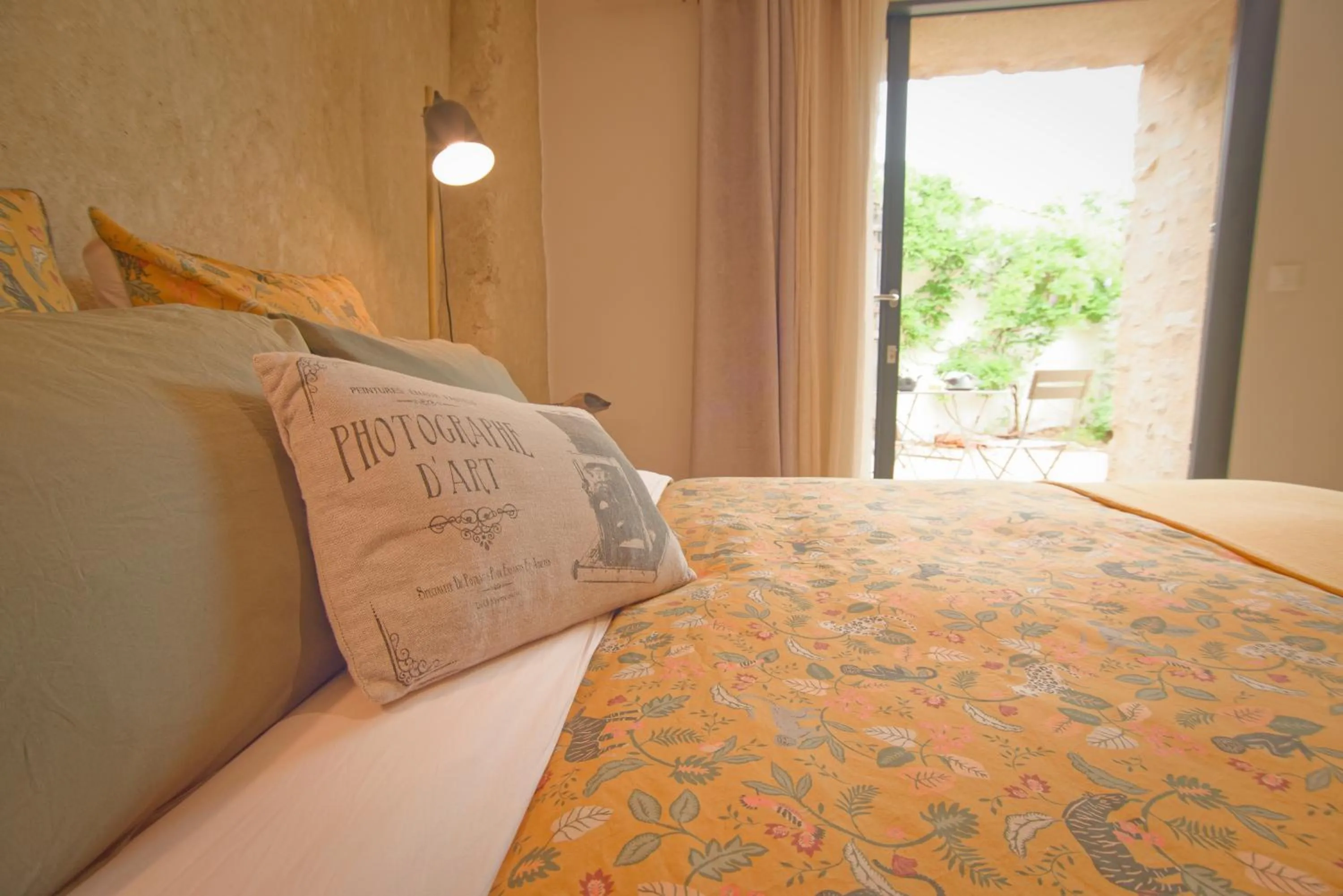 Bed in La Belle lurette