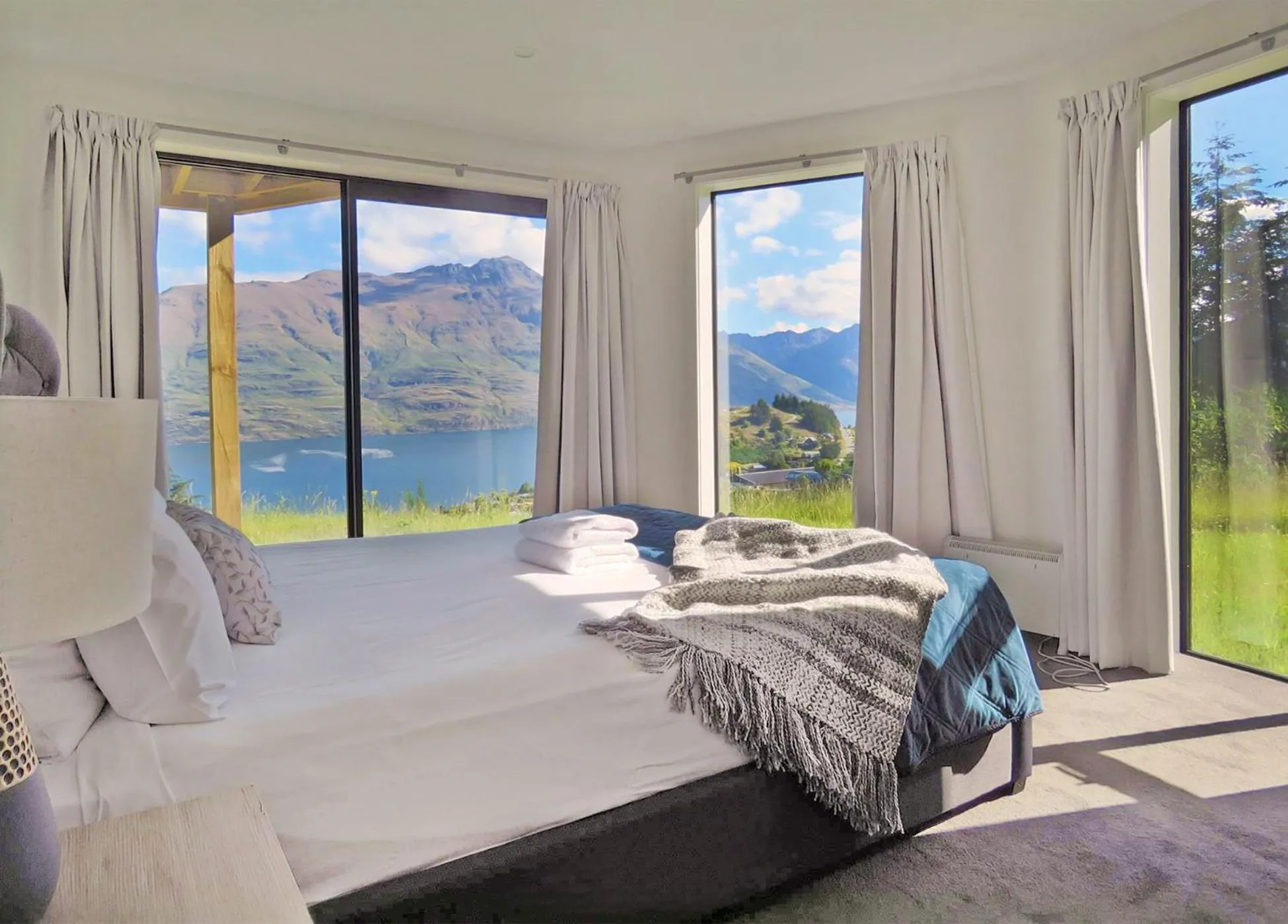 Bed in Modern Luxe House with Magnificent View
