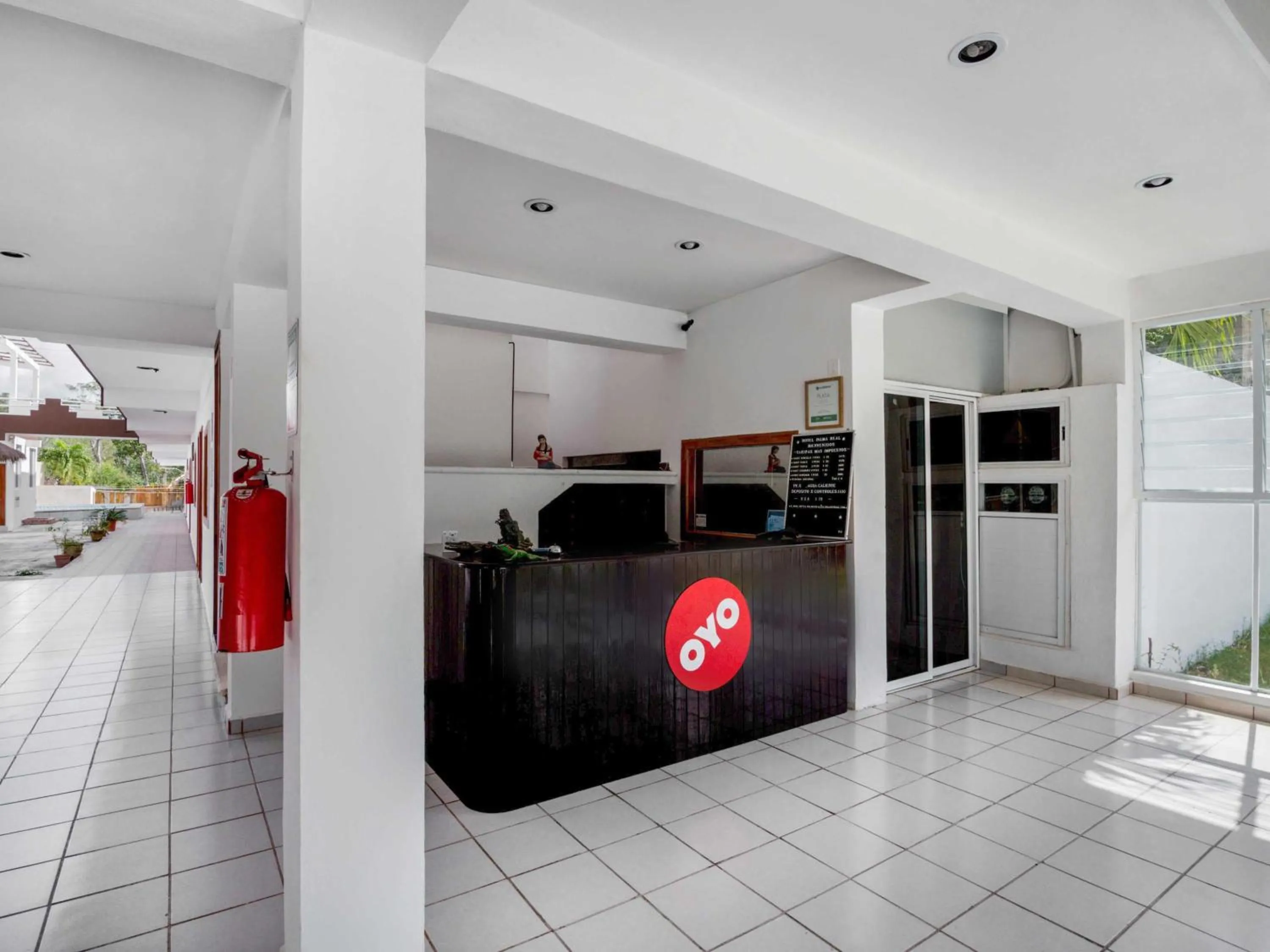 Lobby or reception in OYO Hotel Palma Real