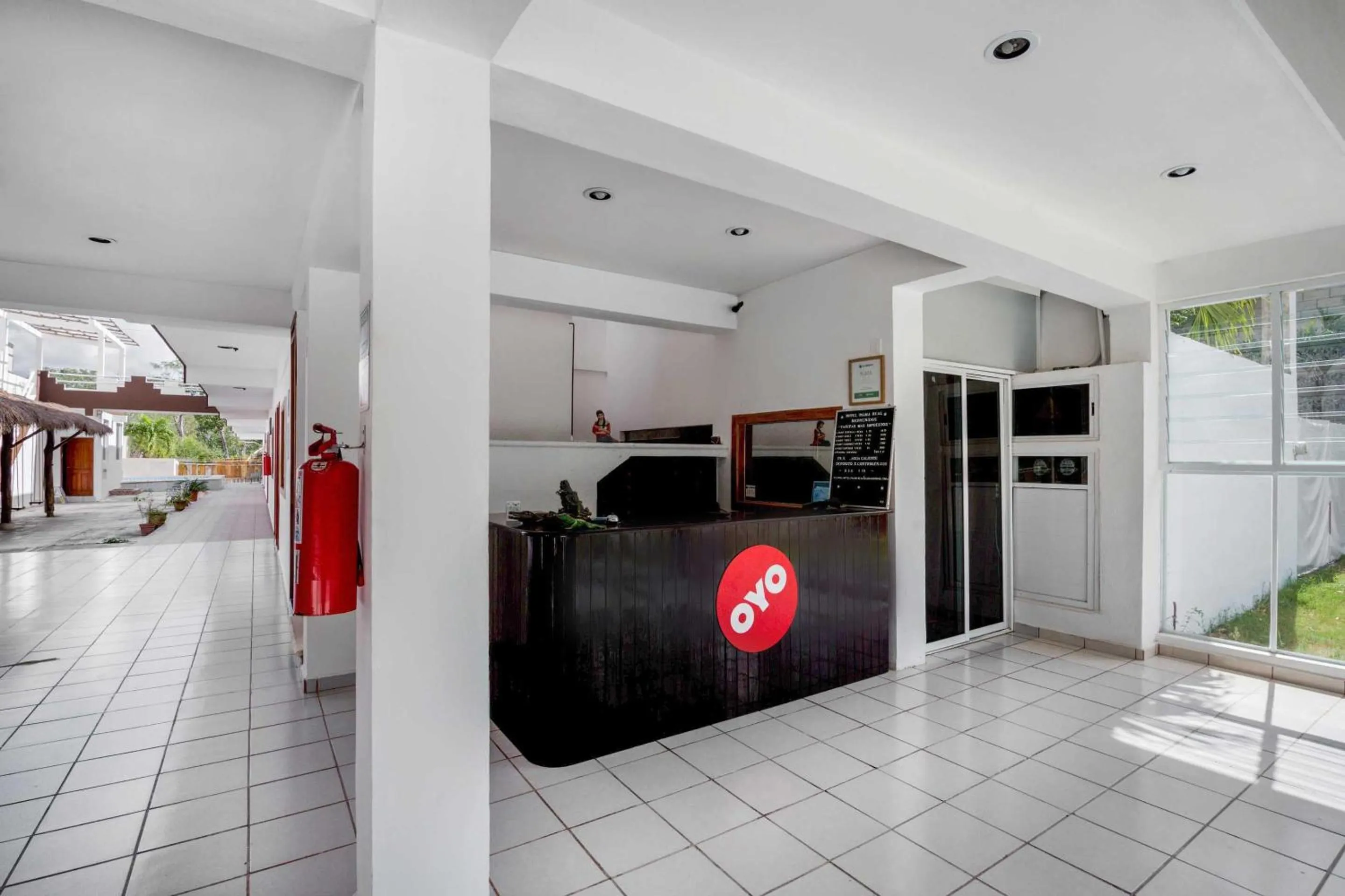 Lobby or reception in OYO Hotel Palma Real