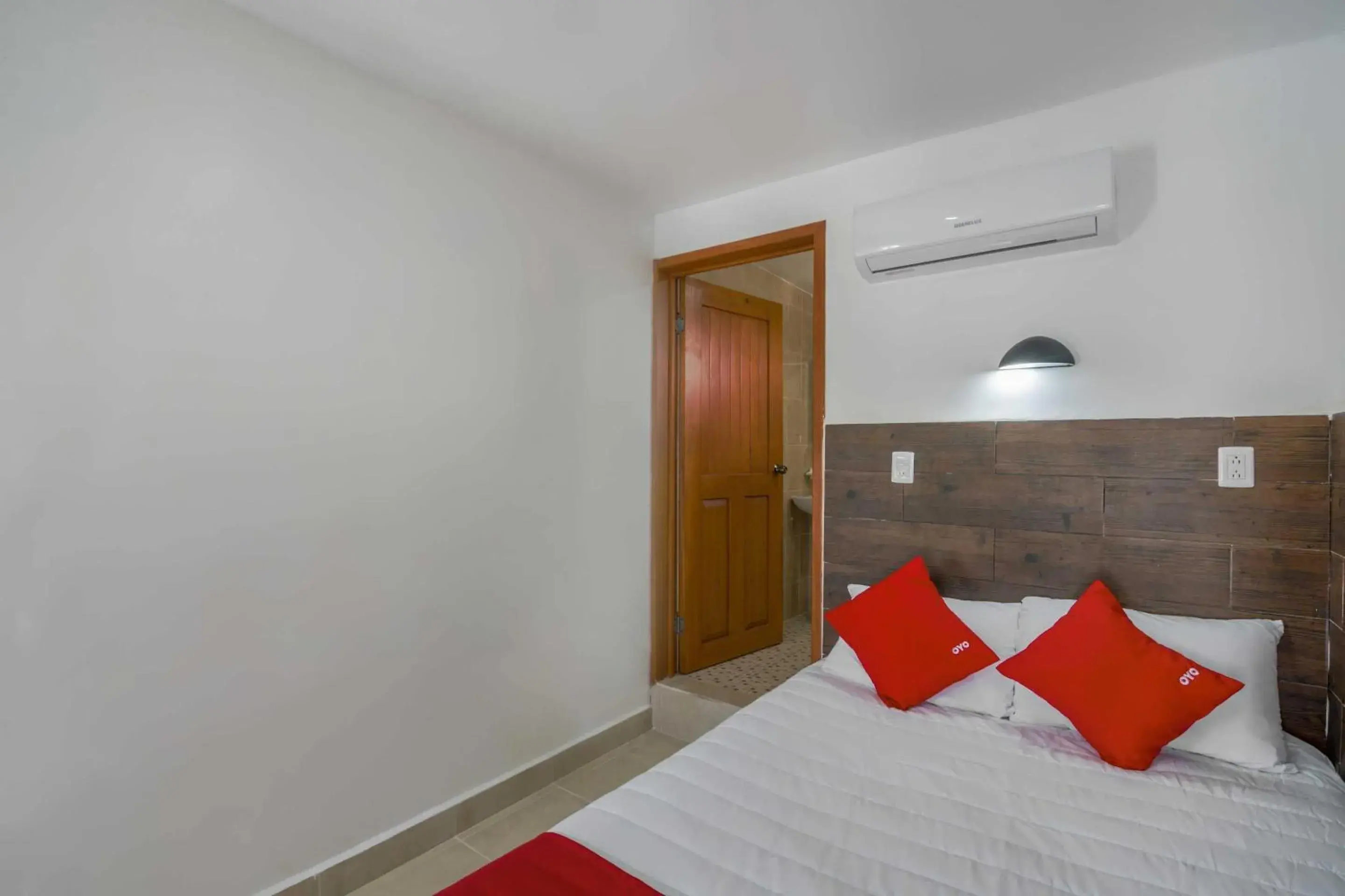 Bedroom, Bed in OYO Hotel Palma Real Bedroom, Bed in OYO Hotel Palma Real