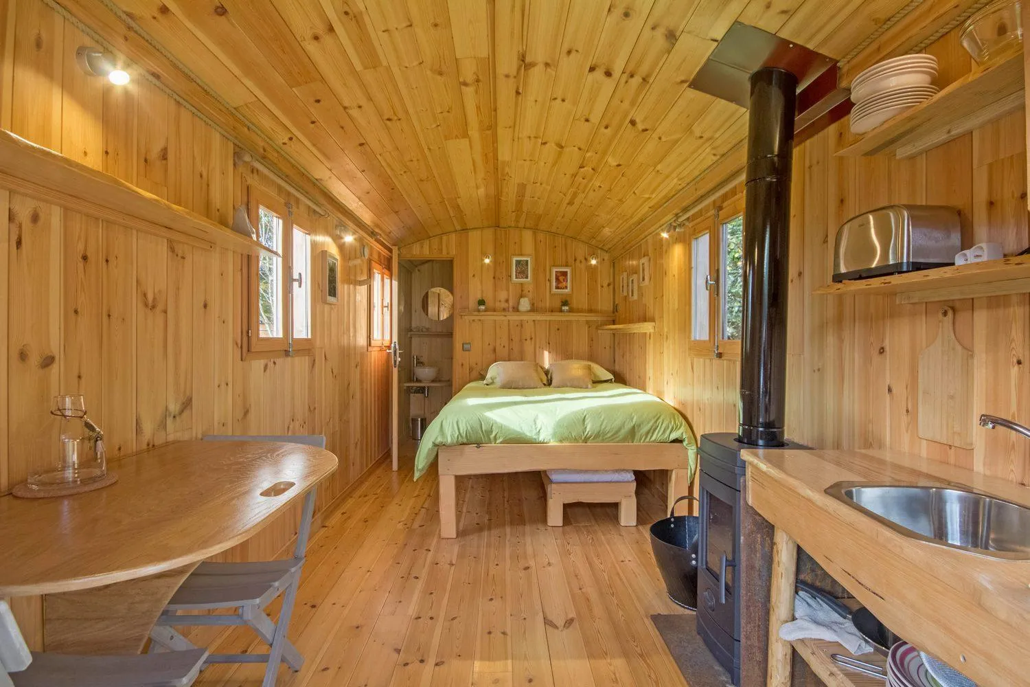 Bed in Les Jardins de Coët-Kra