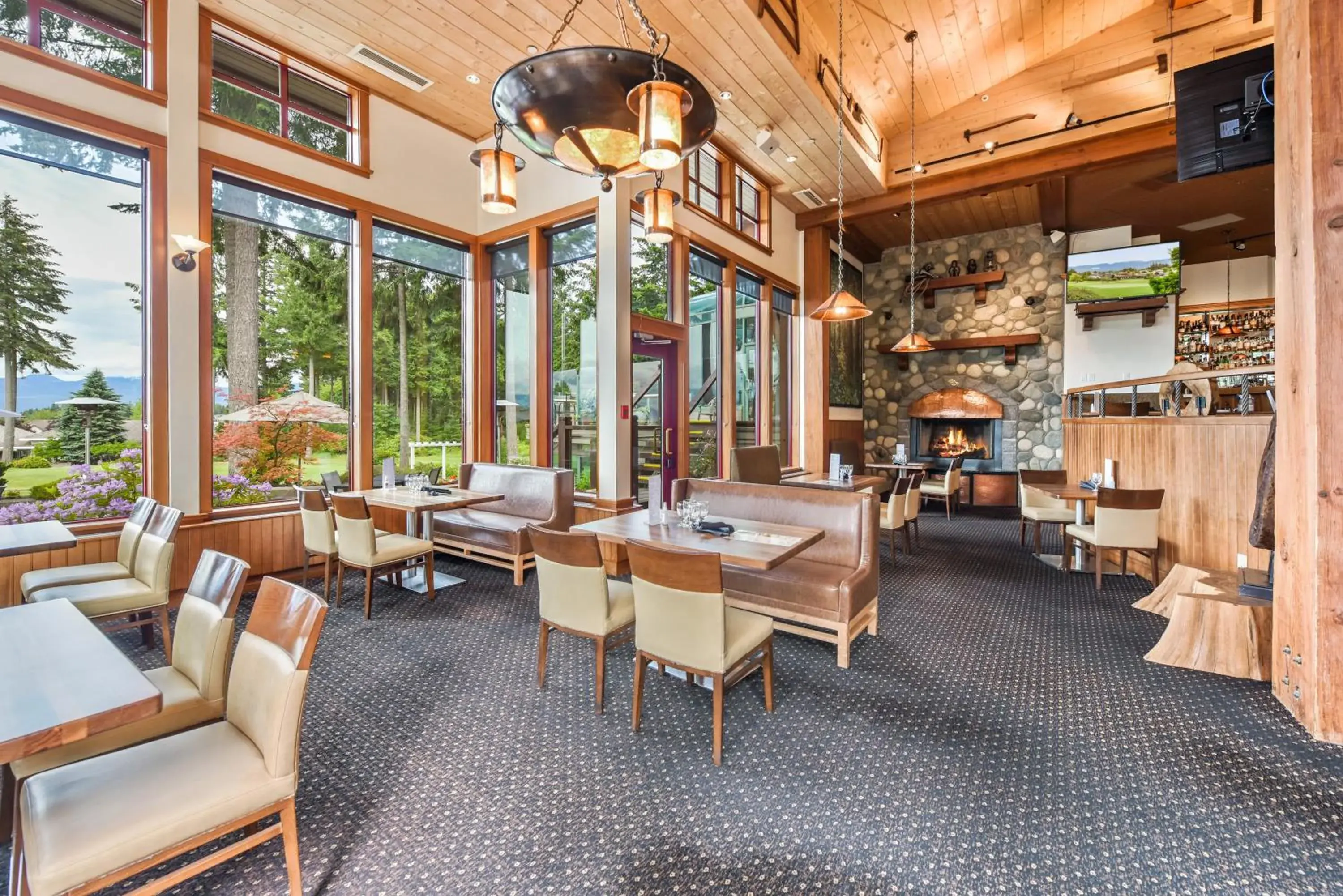 Restaurant/places to eat in Crown Isle Resort & Golf Community Restaurant/places to eat in Crown Isle Resort & Golf Community